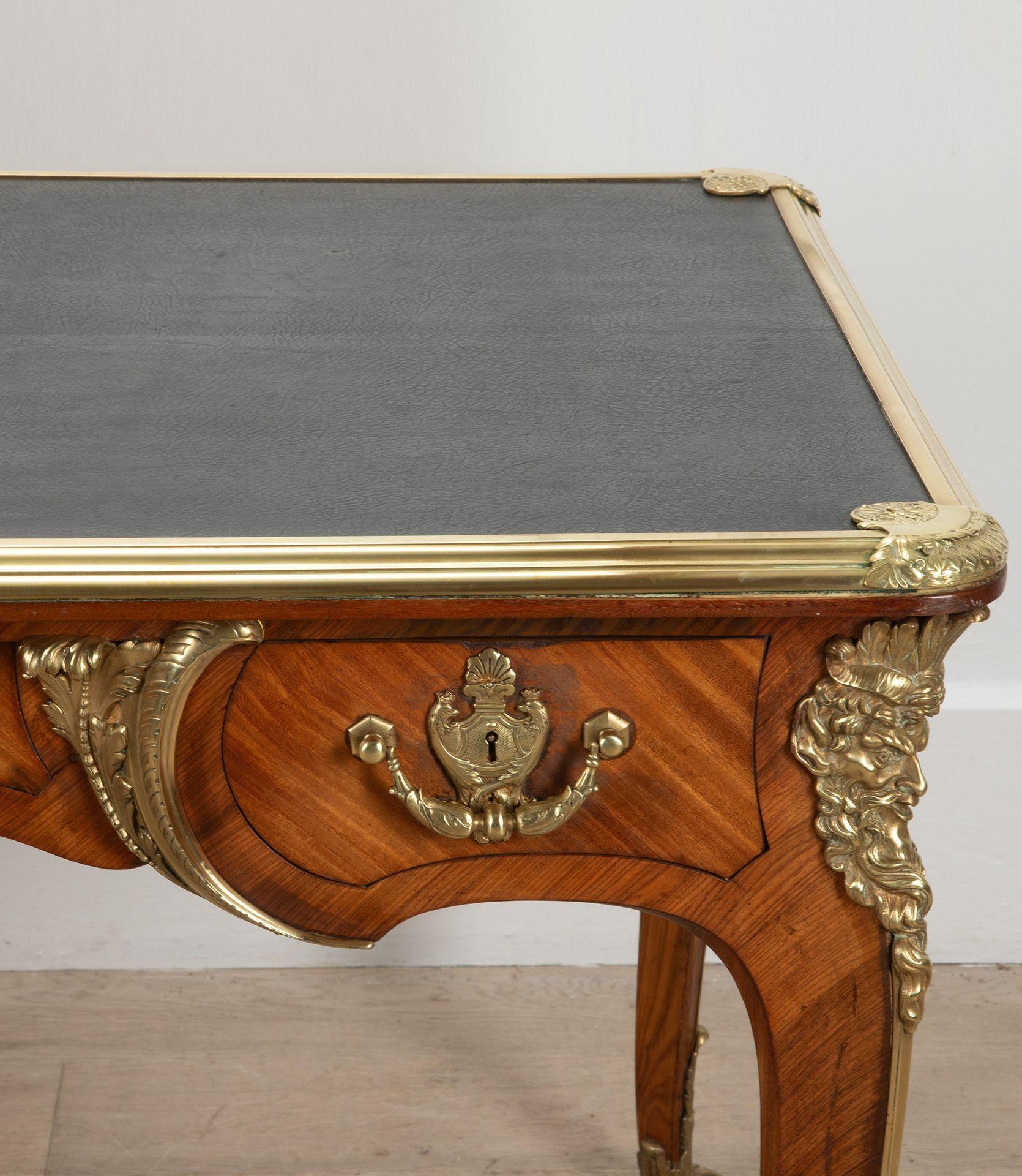 Pelle Bureau Plat francese del XIX secolo in vendita