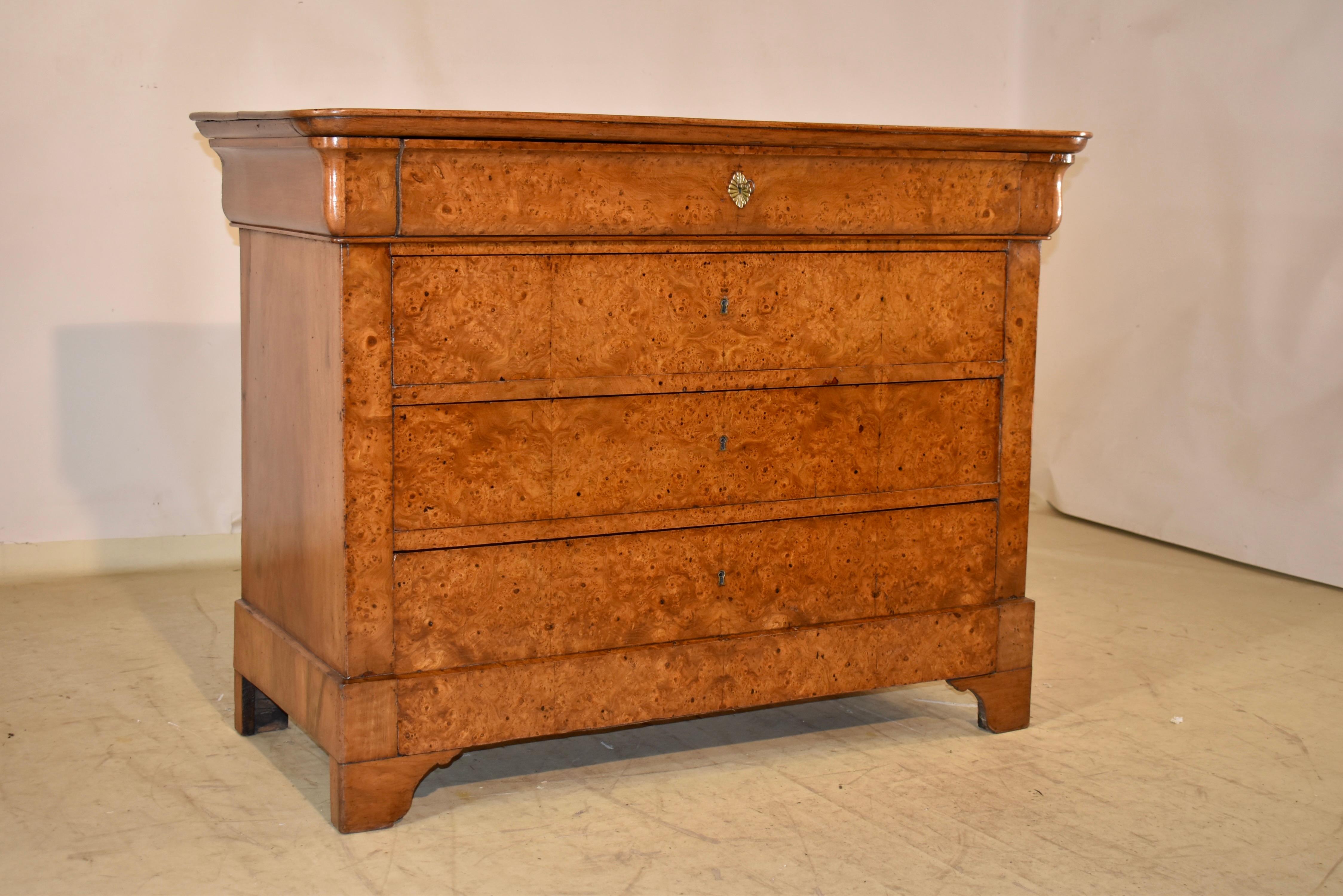 Luigi Filippo Commode francese in radica di noce del XIX secolo in vendita