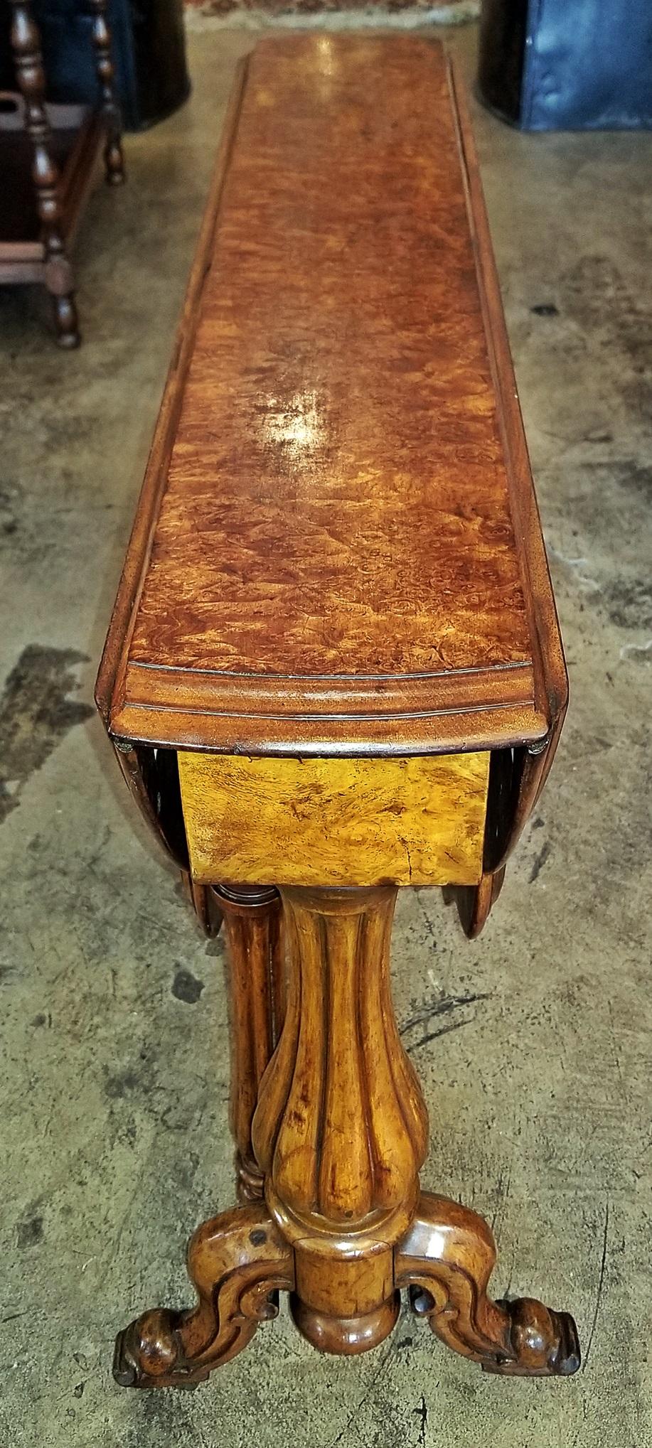 Table Sutherland anglaise en ronce de noyer du 19ème siècle en vente 3