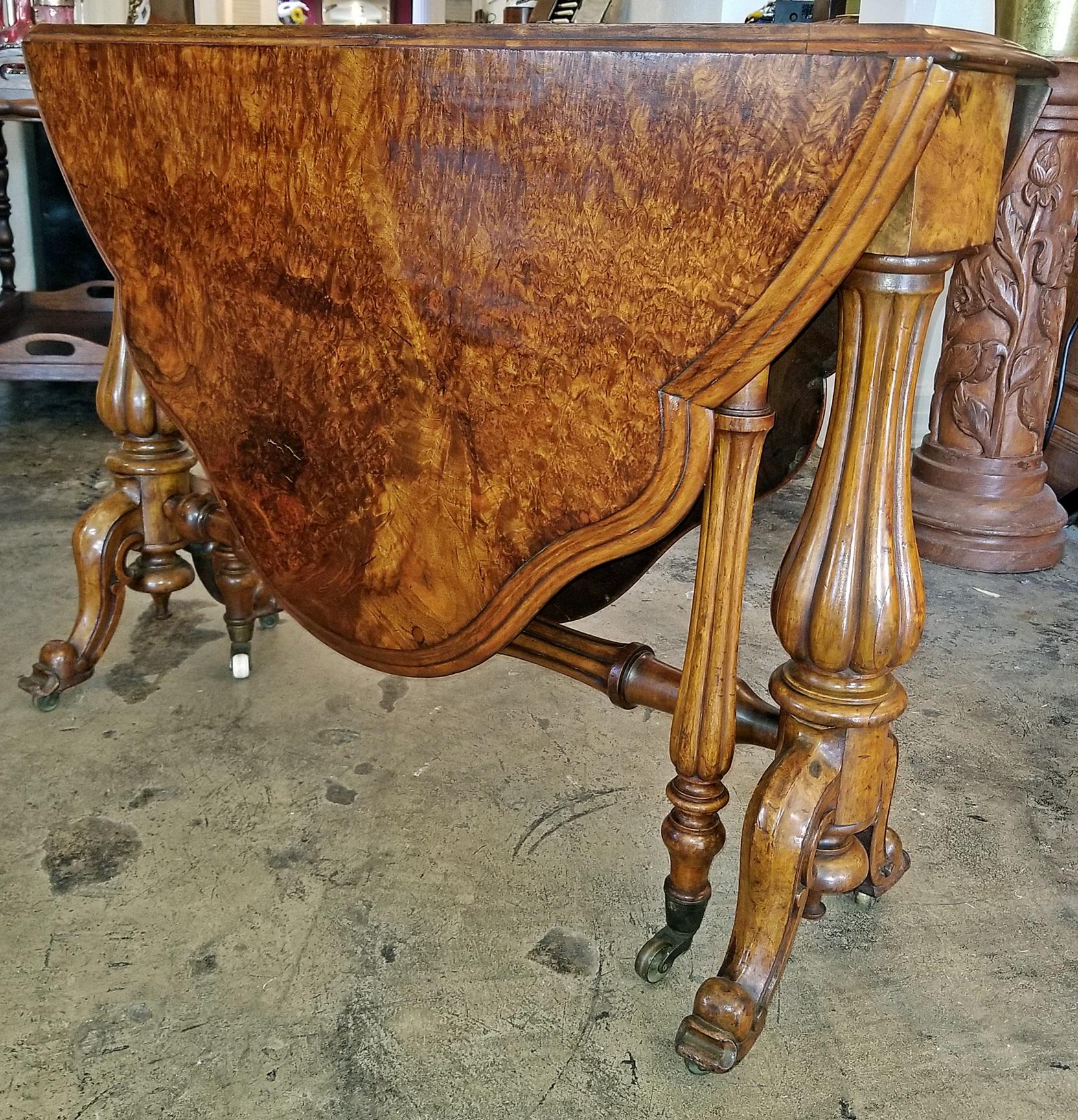 19th Century English Burl Walnut Sutherland Table For Sale 5