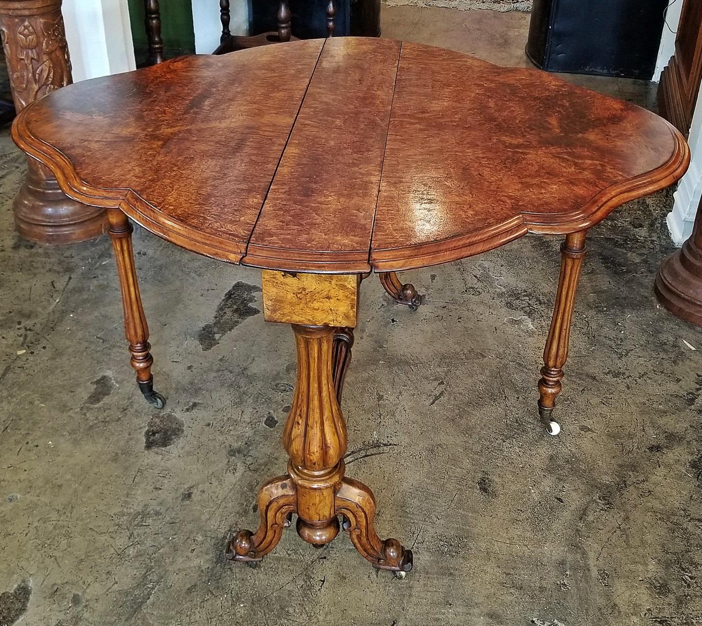 Hand-Crafted 19th Century English Burl Walnut Sutherland Table For Sale