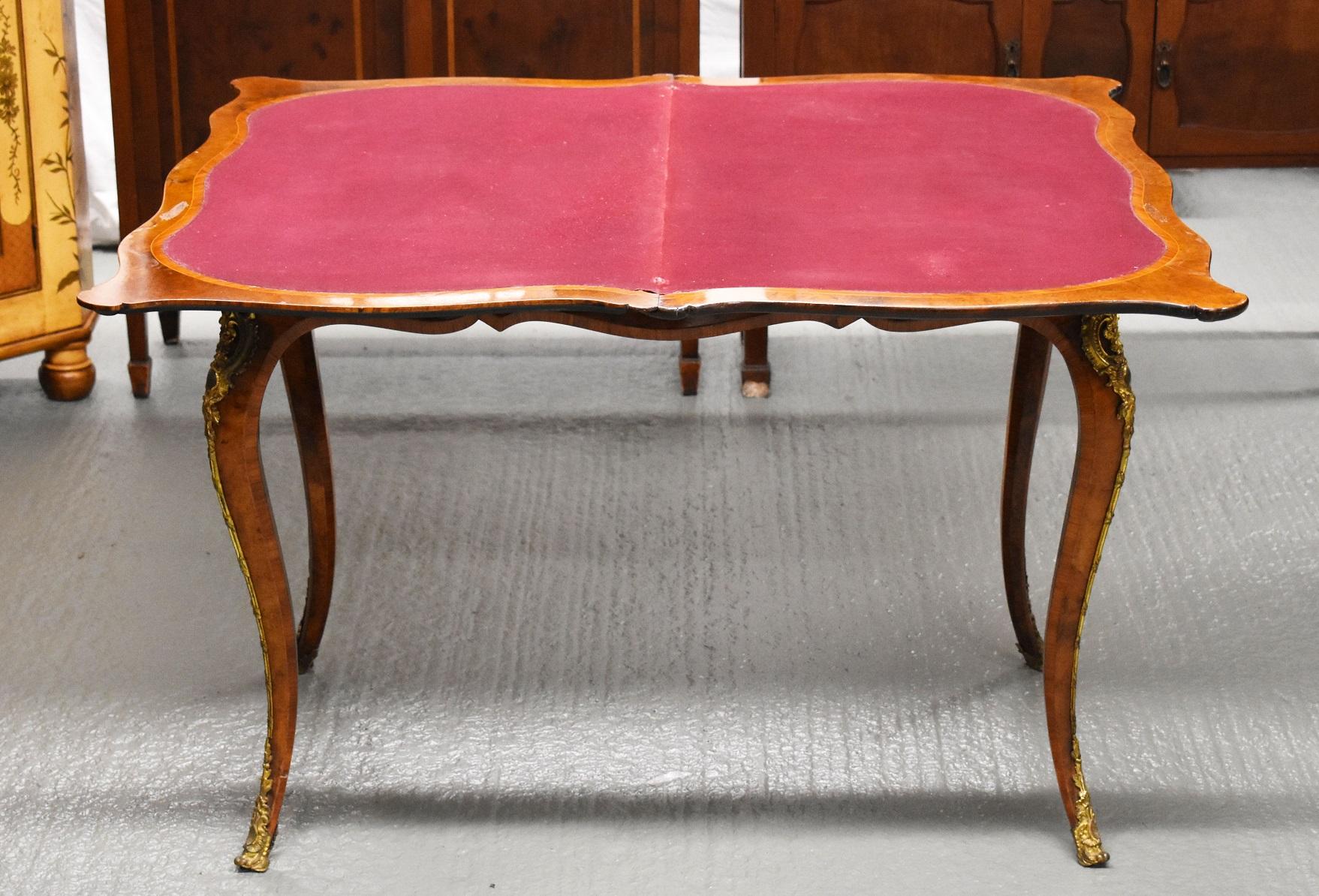 19th Century French Burr Walnut Card Table In Good Condition For Sale In Chelmsford, Essex