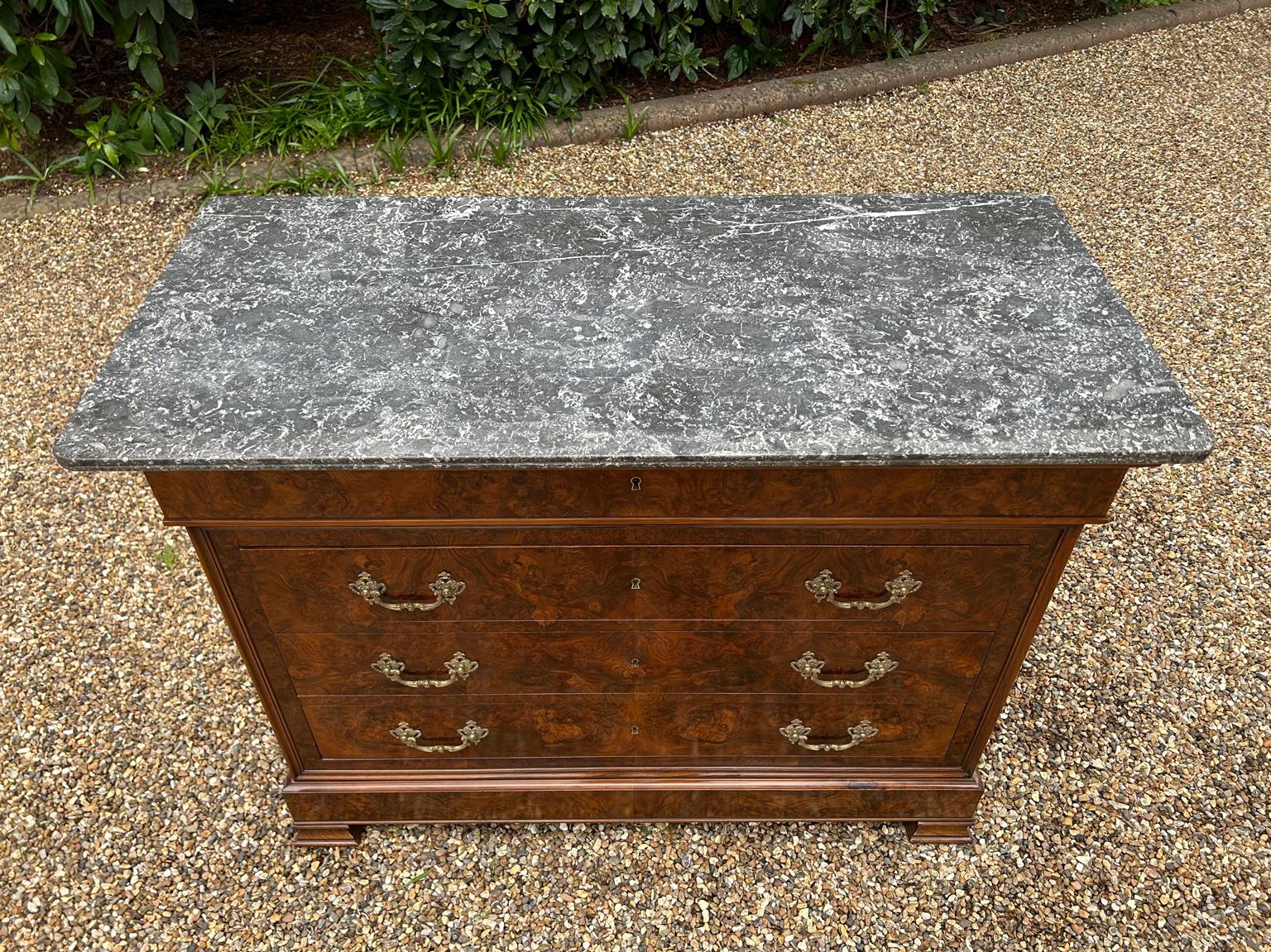 19th Century French Burr Walnut Commode / Chest of Drawers with Marble Top 1