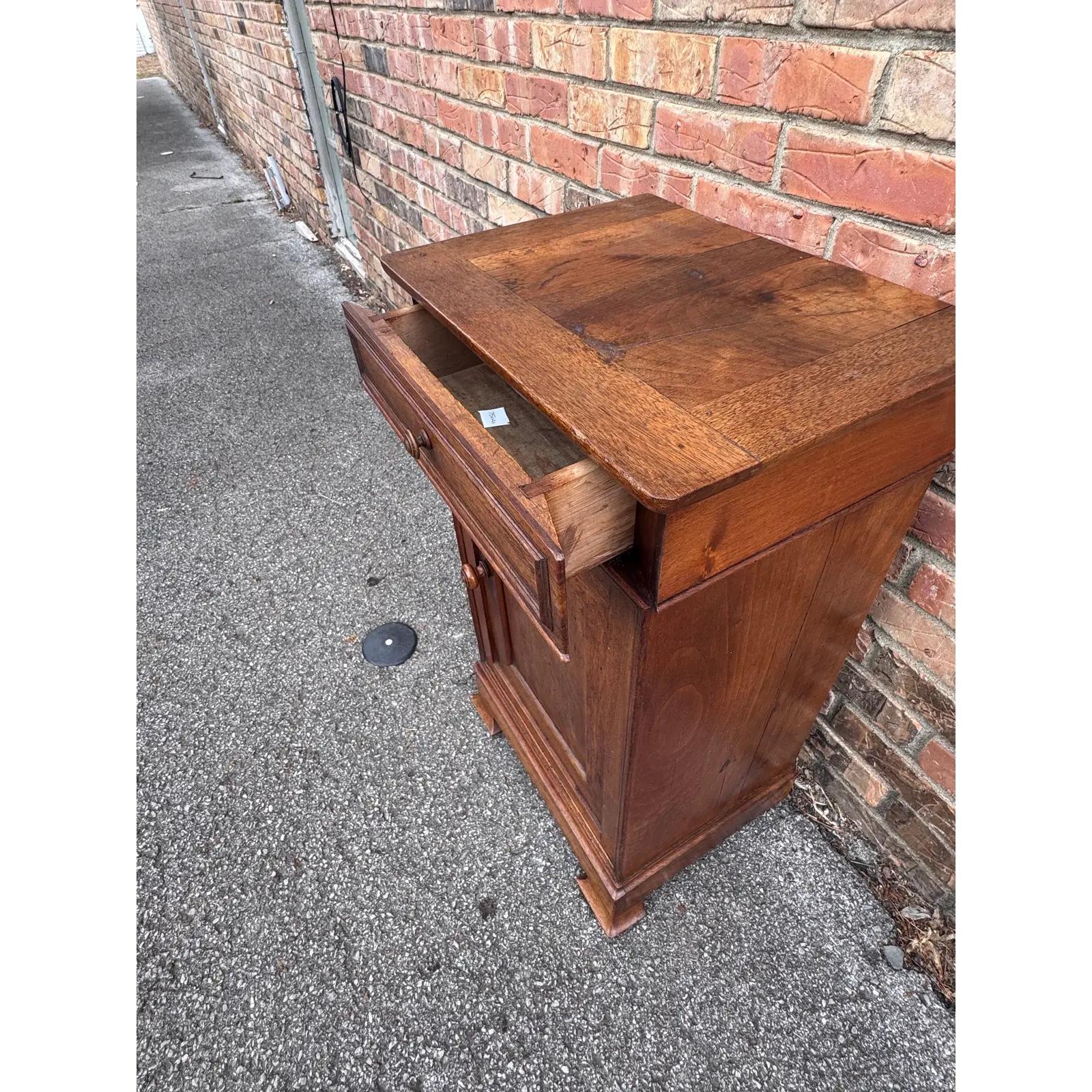 19th Century French Cabinet End Table In Good Condition For Sale In Nashville, TN