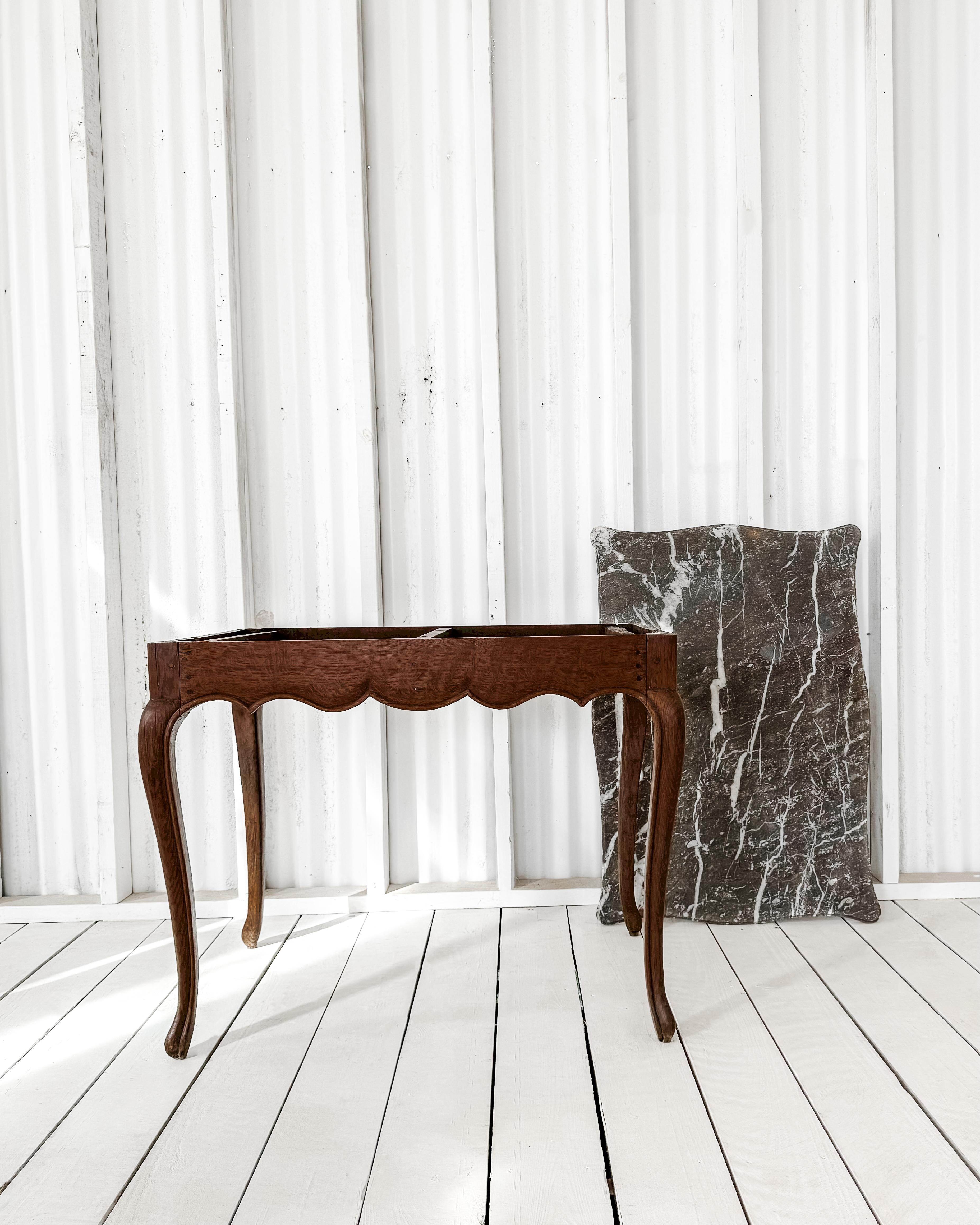 19th Century French Cabriole Leg Accent Table with Marble Top For Sale 10