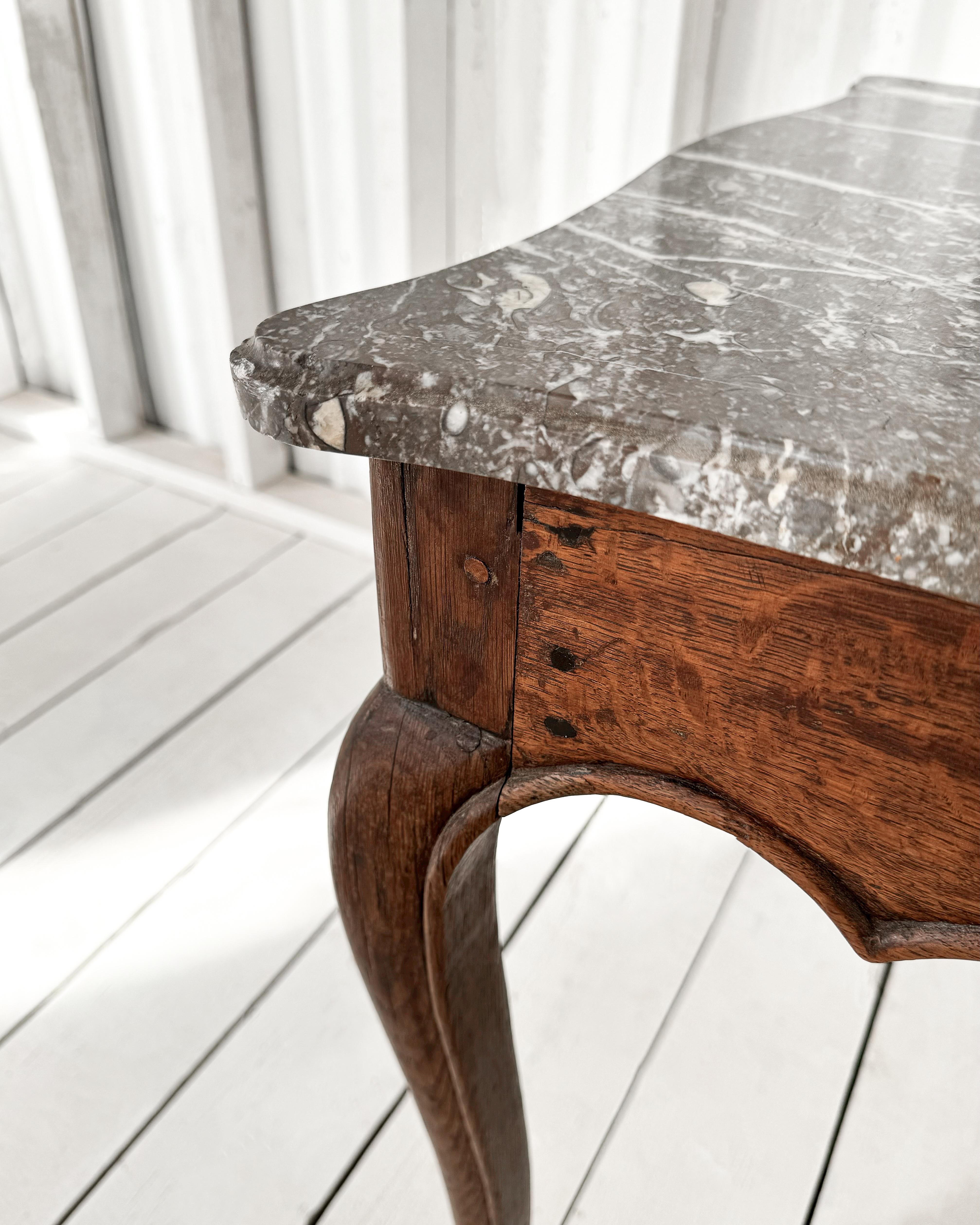 19th Century French Cabriole Leg Accent Table with Marble Top For Sale 1