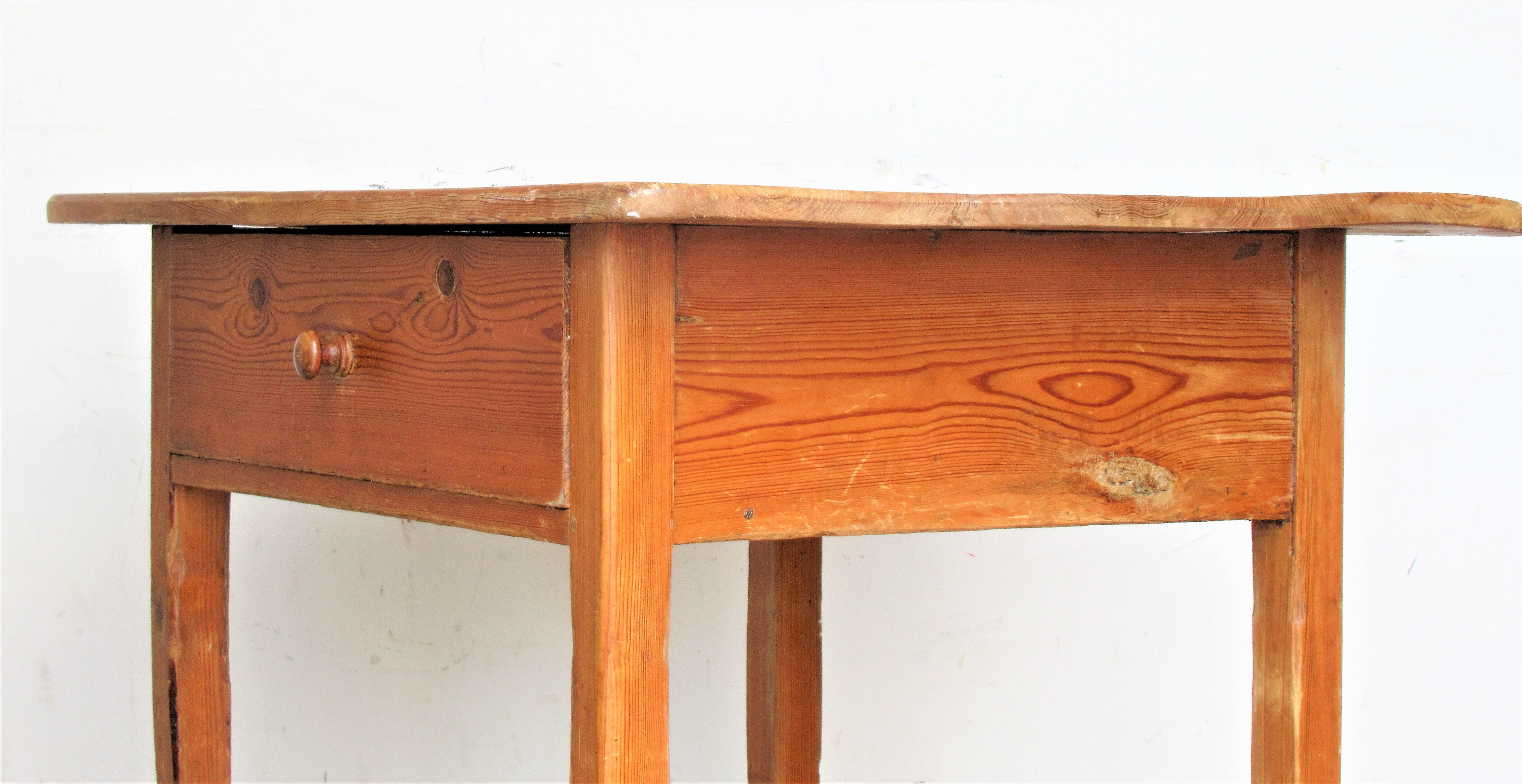  Antique 19th Century French Canadian Pine Work Table For Sale 2