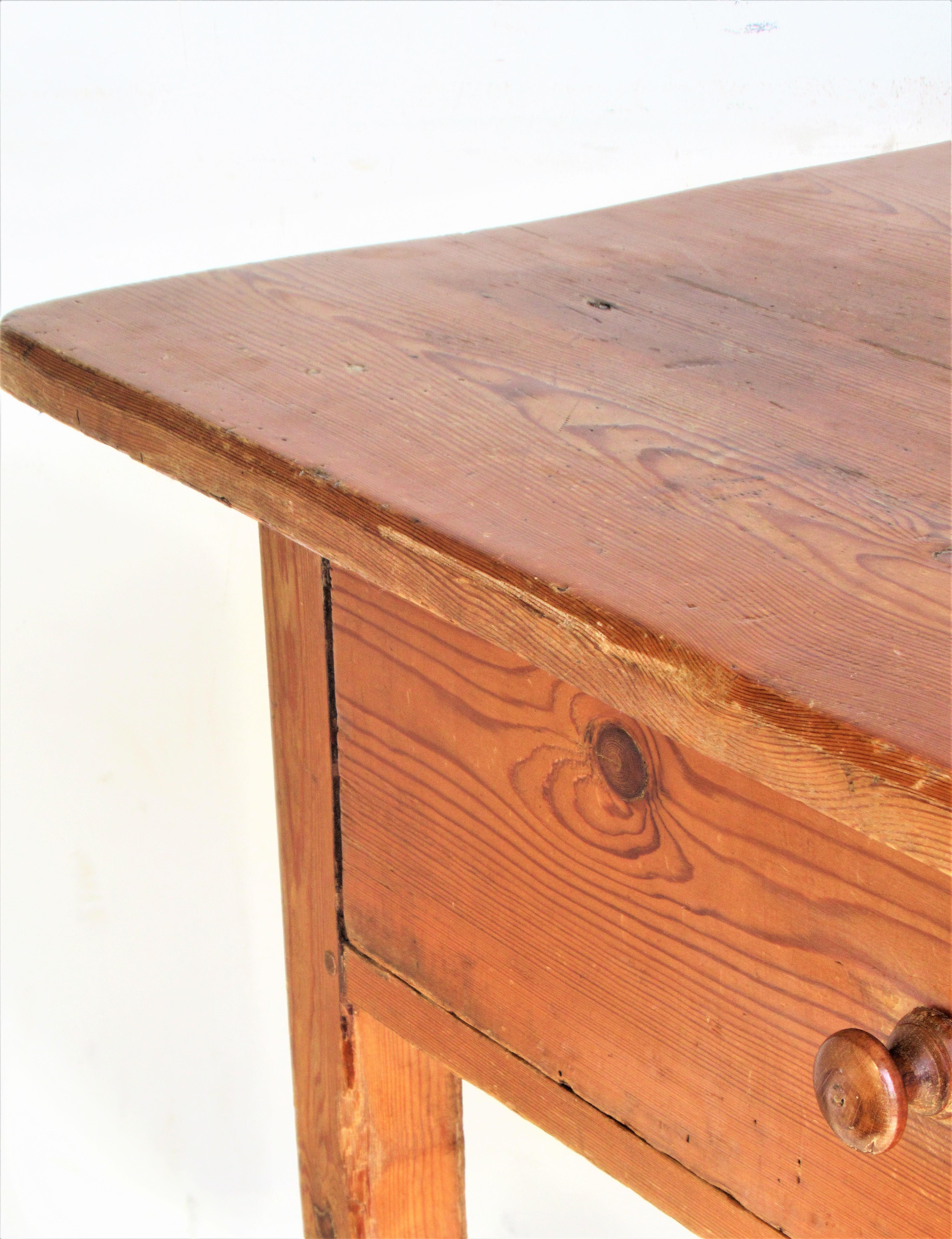  Antique 19th Century French Canadian Pine Work Table For Sale 8