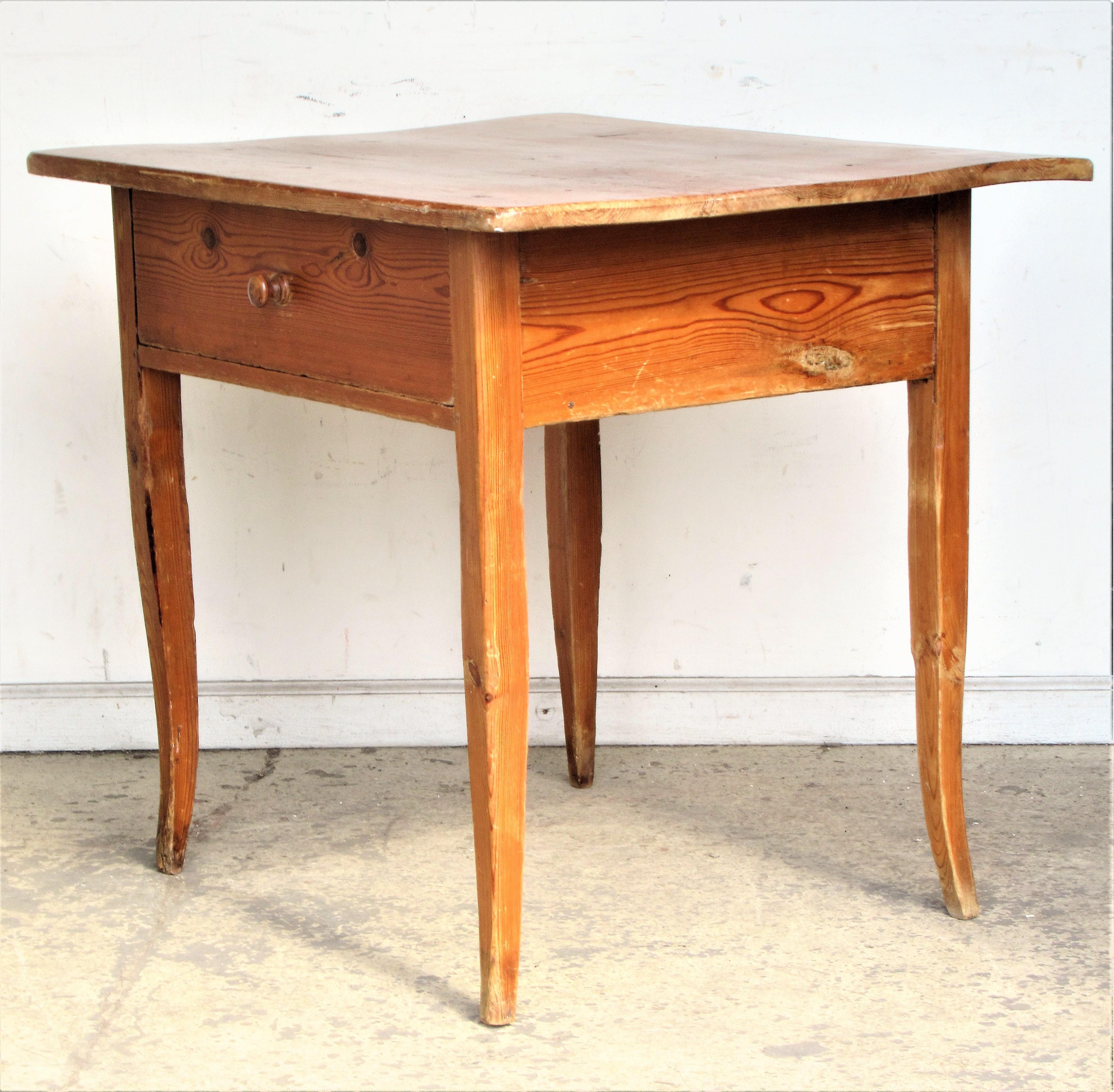  Antique 19th Century French Canadian Pine Work Table For Sale 9