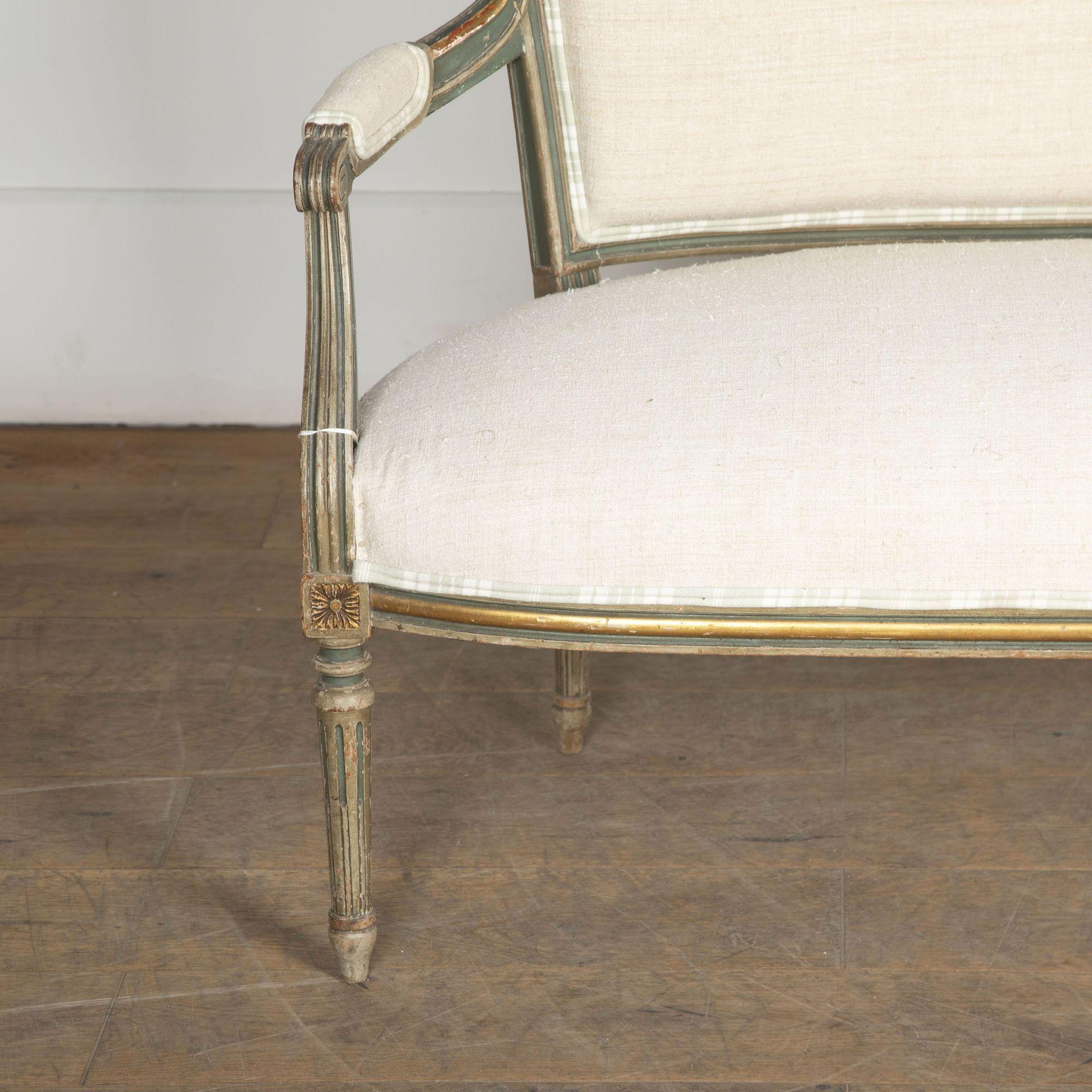 Tappezzeria Canapè francese del XIX secolo con pittura e doratura originali in vendita
