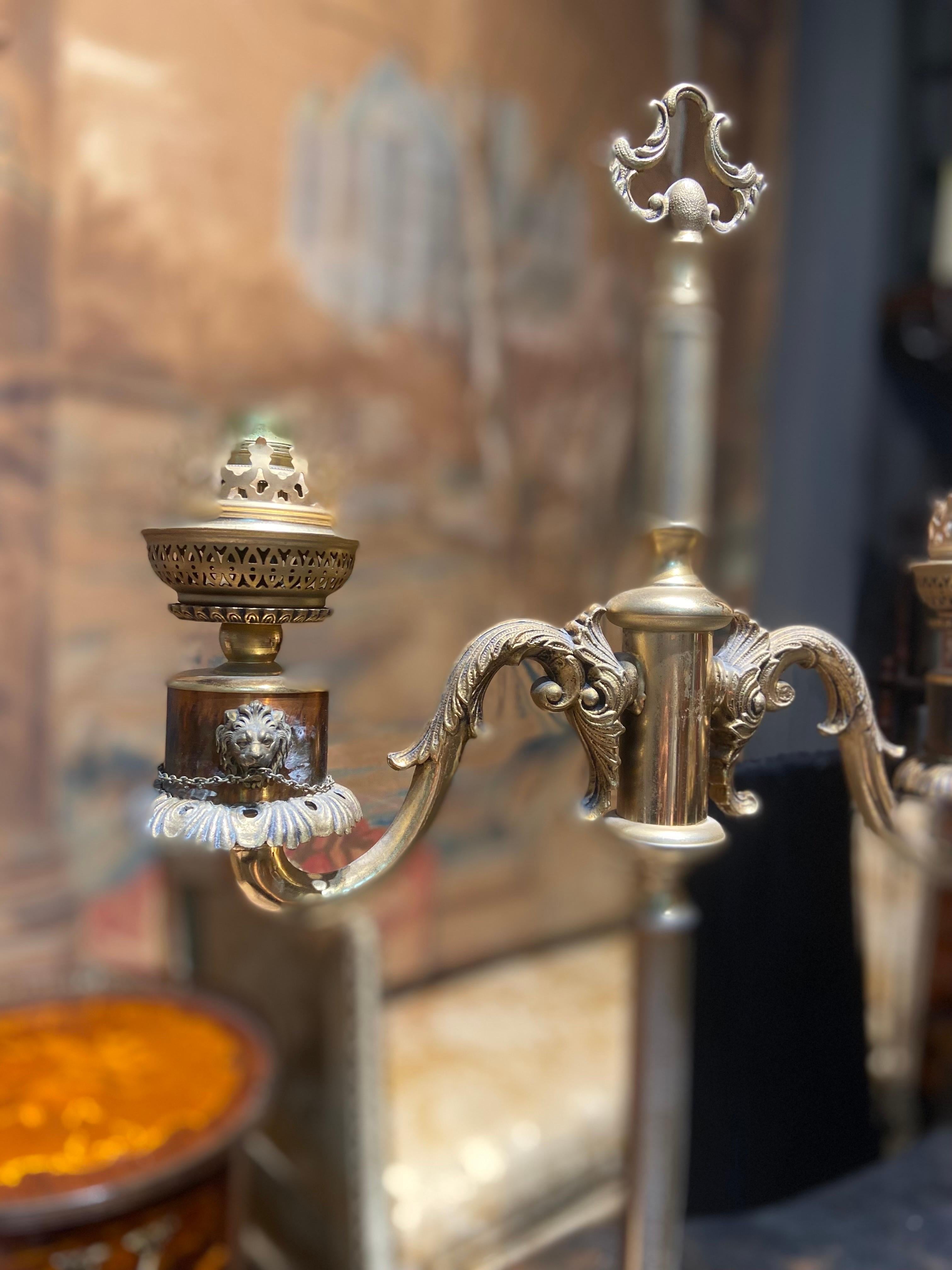 Französischer Kerzenständer aus Messing, Electrified in Double Arm, 19. Jahrhundert im Angebot 3
