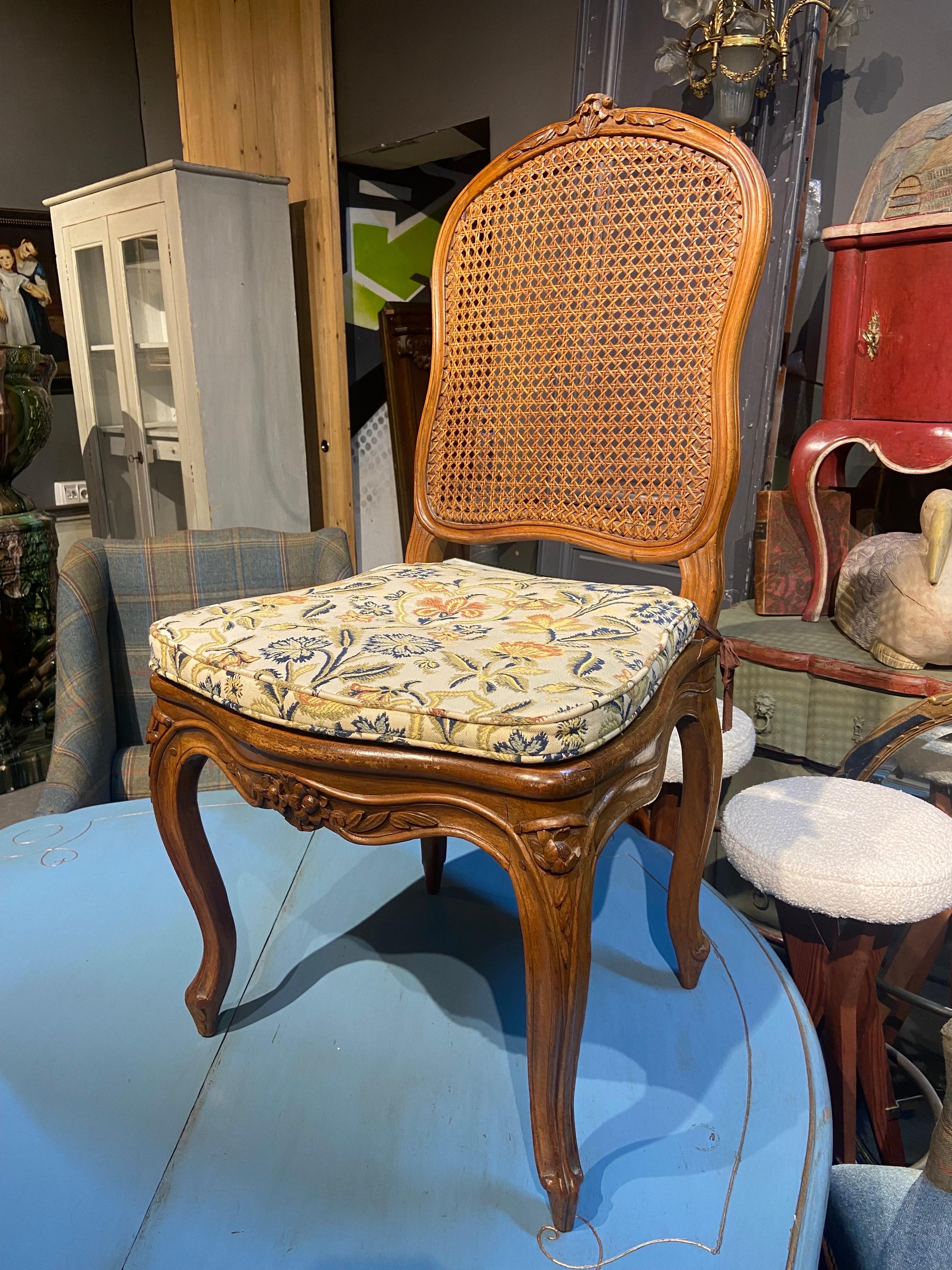 Hand-Carved 19th Century French Cane Chairs in Hand Carved Walnut Frame in Louis XV Style For Sale