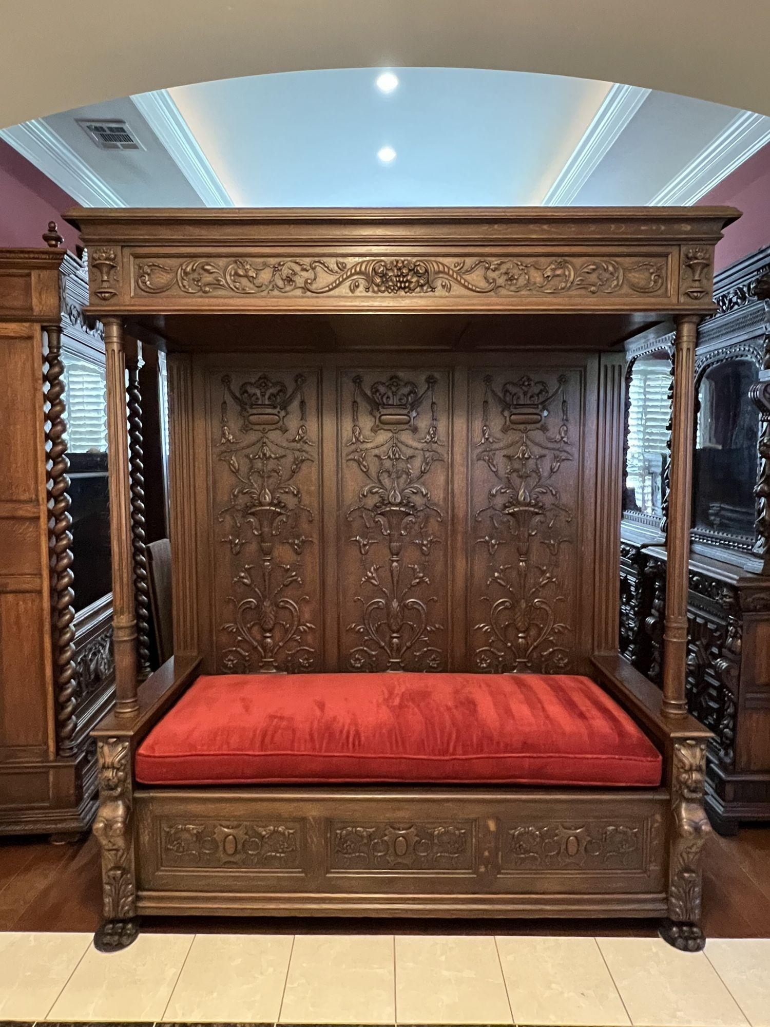 19th Century French Canopy Hall Bench Large Renaissance Cathedral Carved Oak For Sale 9