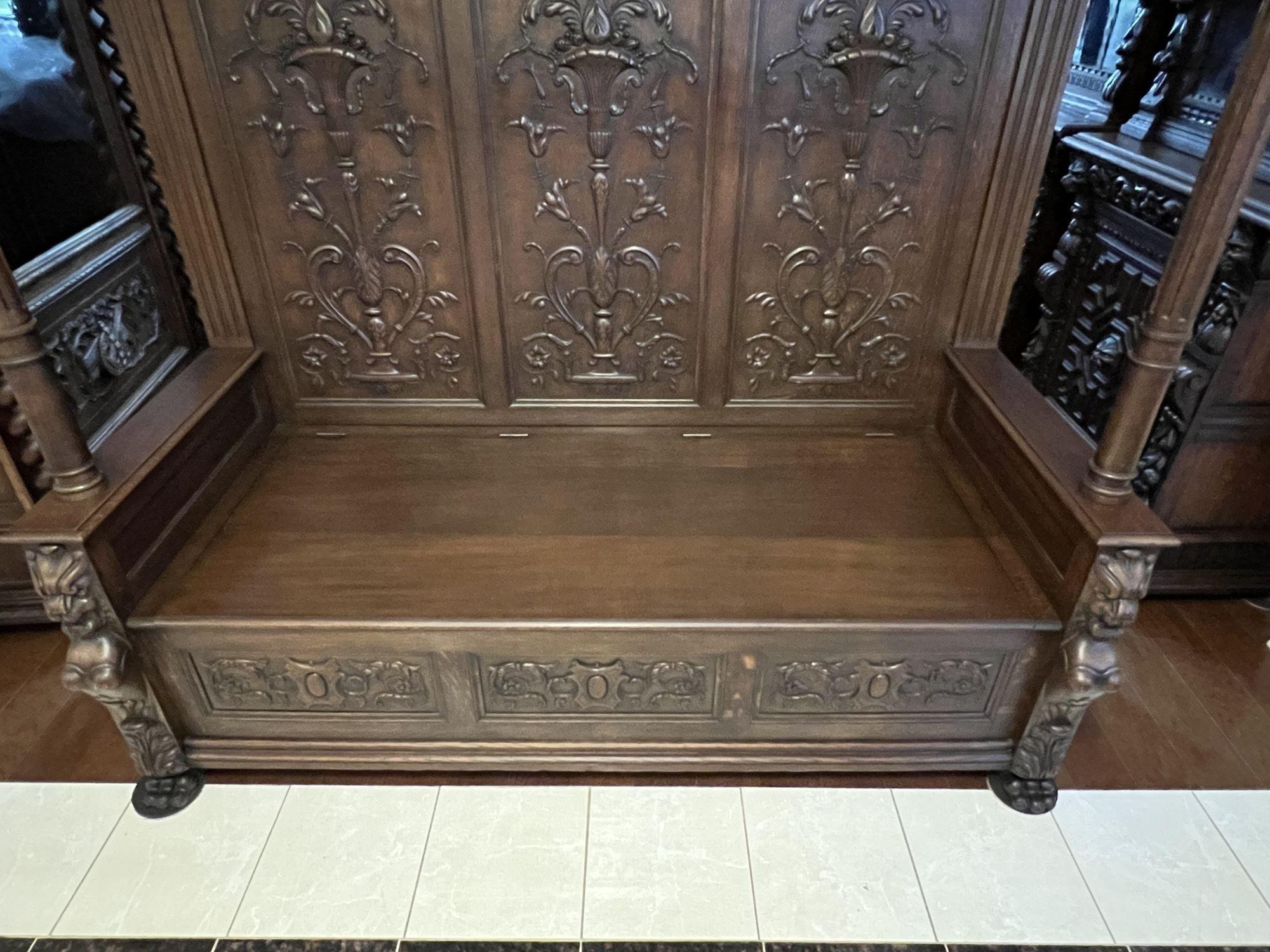 19th Century French Canopy Hall Bench Large Renaissance Cathedral Carved Oak For Sale 13