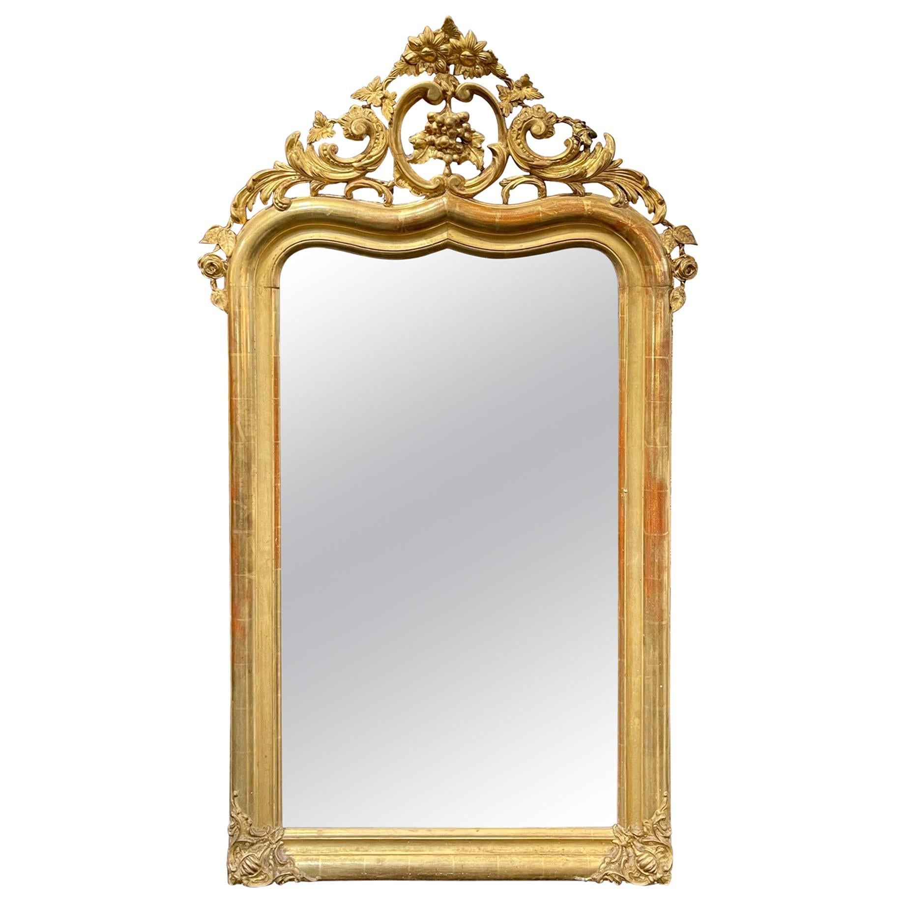 19th Century French Carved and Giltwood Louis XV Style Mirror