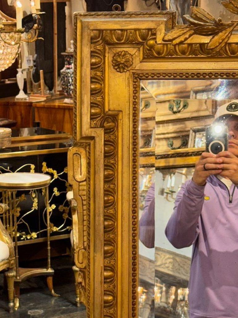 Intagliato Specchio francese del XIX secolo intagliato e in legno dorato in vendita