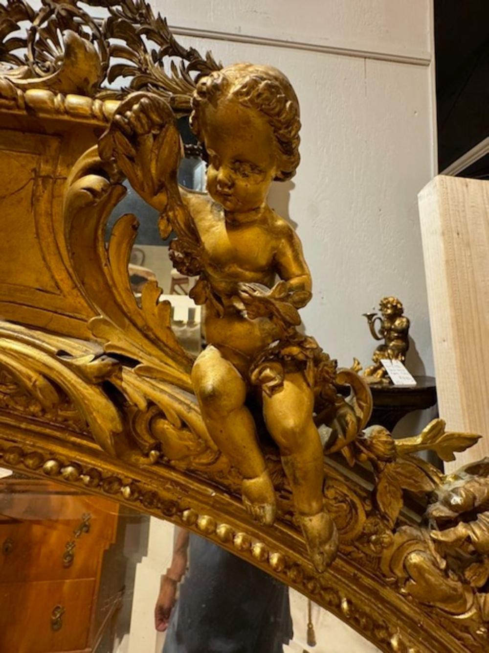 Specchio ovale francese del XIX secolo intagliato e in legno di gesso In condizioni buone in vendita a Dallas, TX