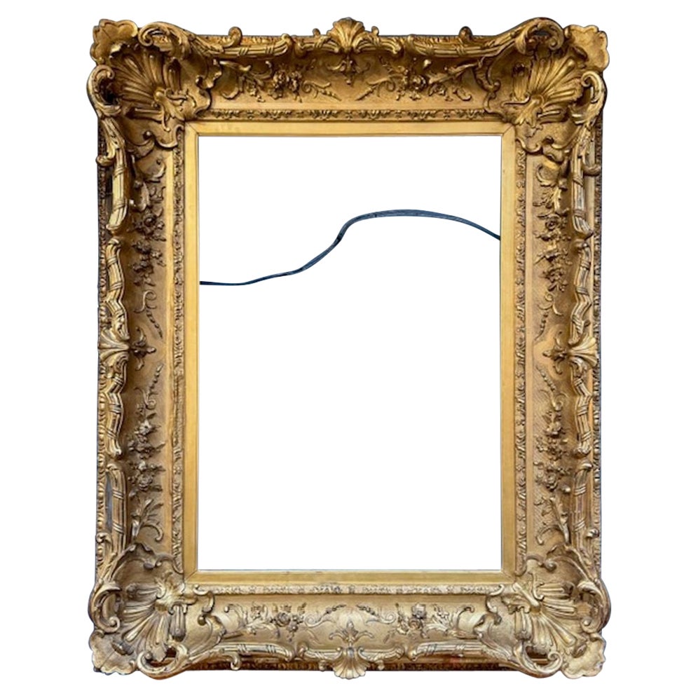 19th Century French Carved and Water Gilded Frame en venta