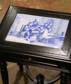 Französischer, geschnitzter, geschwärzter und blau-weiß bemalter Kachel-Beistelltisch des 19.