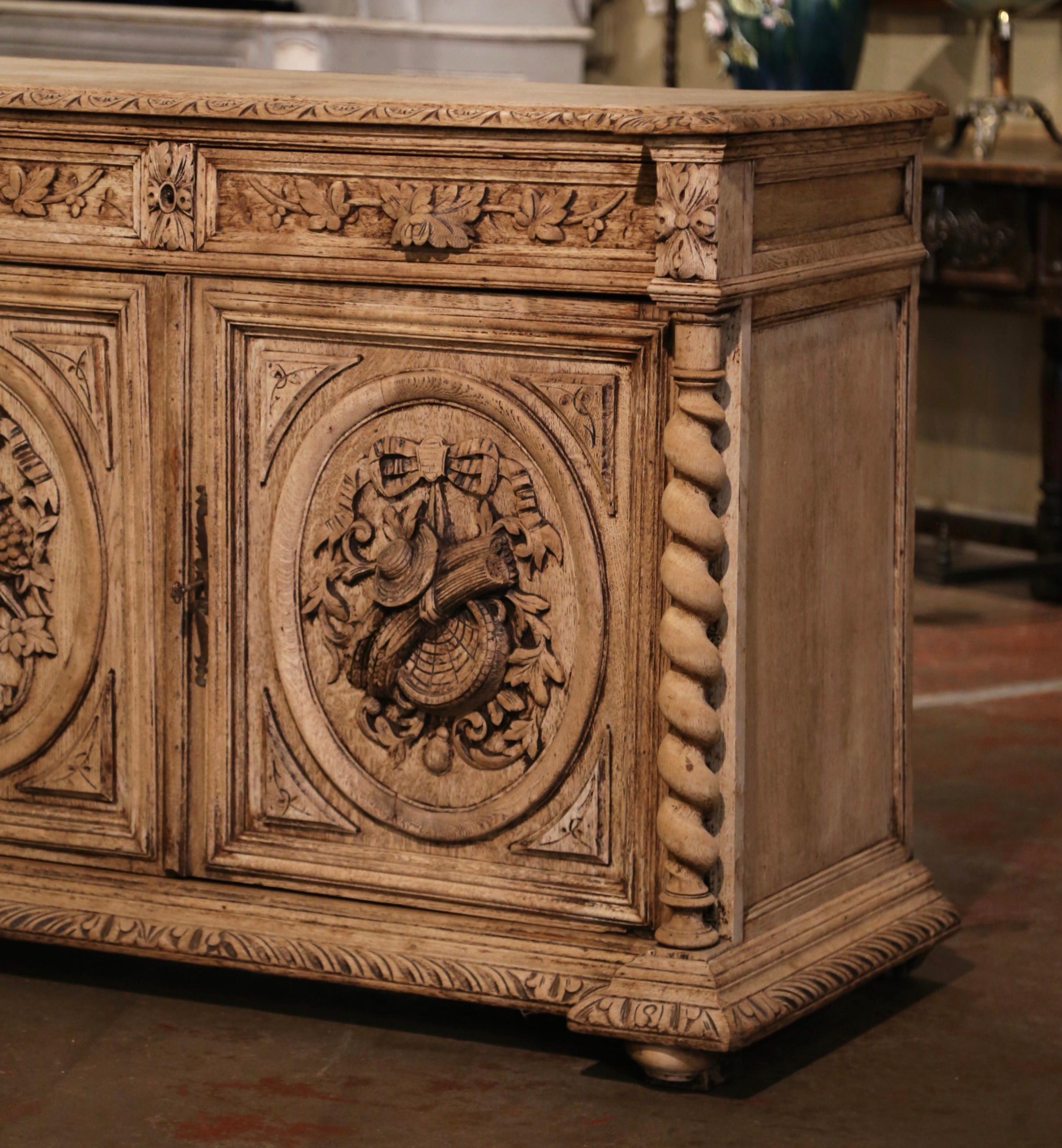 19th Century French Carved Bleached Oak Buffet with Fruit and Leaf Motifs In Excellent Condition For Sale In Dallas, TX