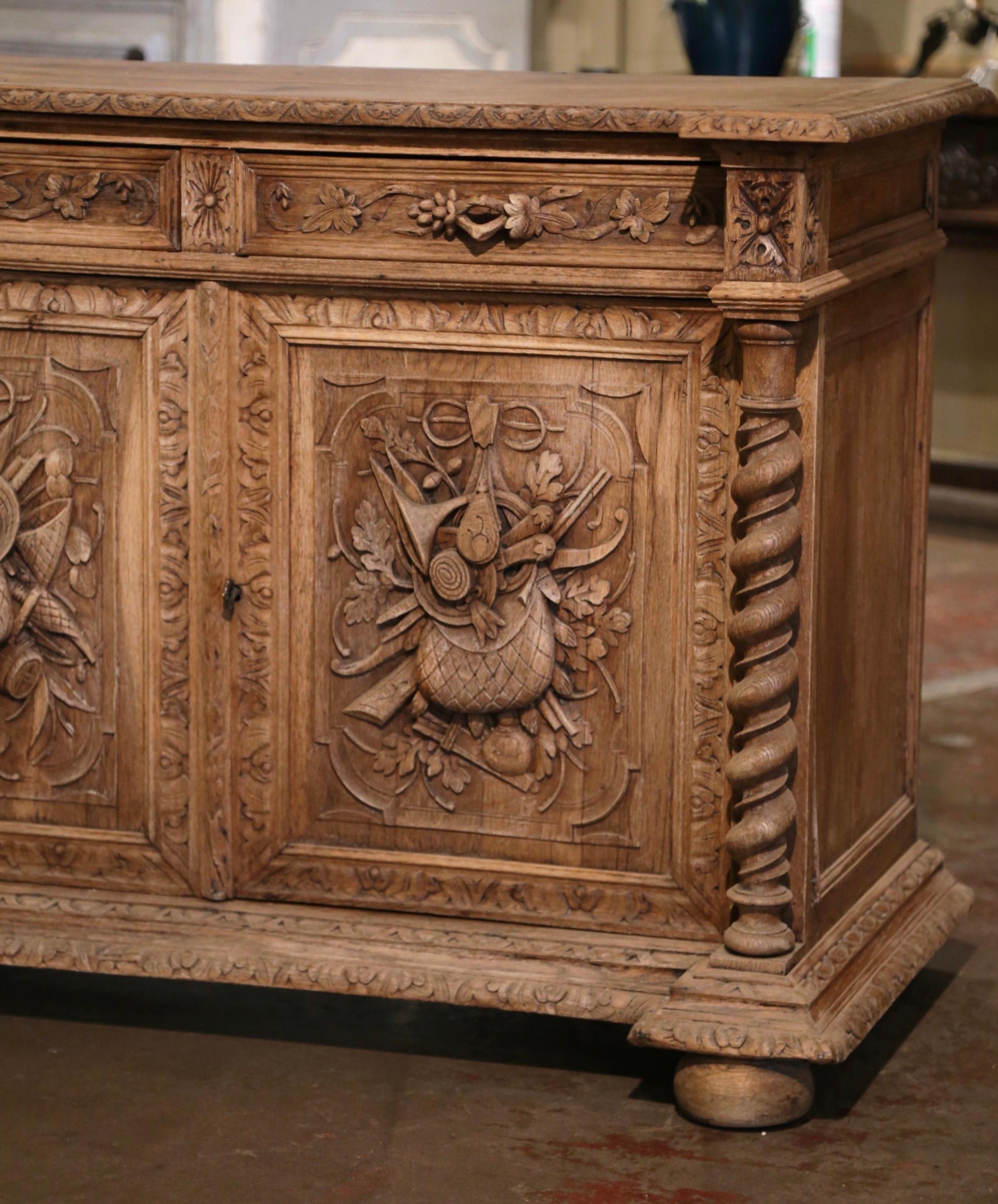 19th Century French Carved Bleached Oak Buffet with Hunt Motifs For Sale 1