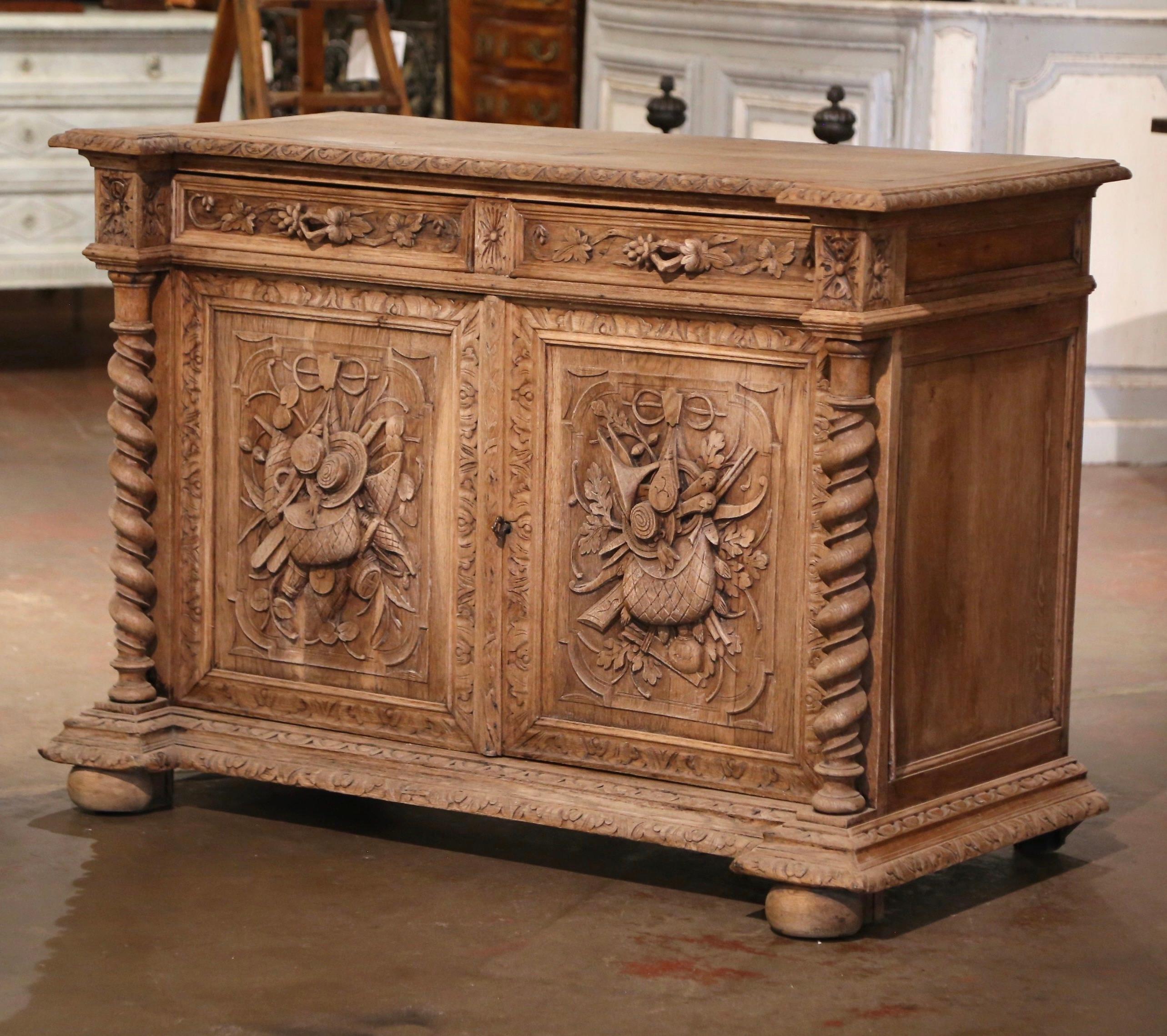 19th Century French Carved Bleached Oak Buffet with Hunt Motifs For Sale 2