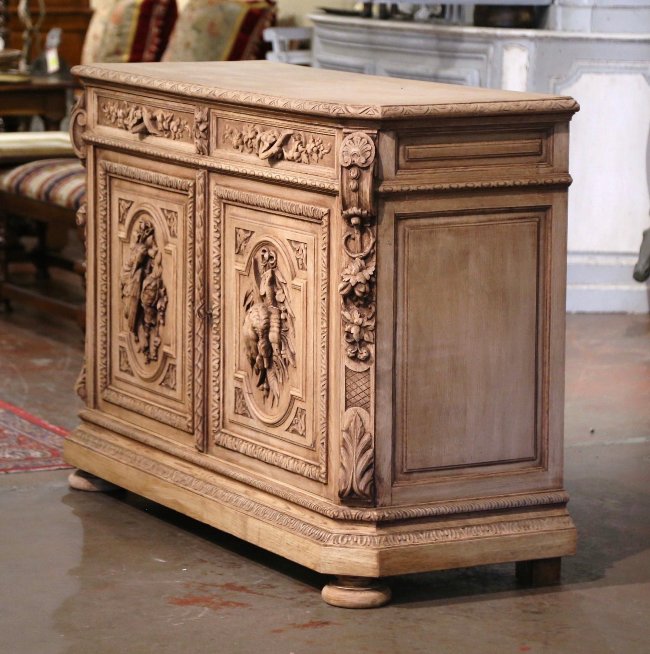 19th Century French Carved Bleached Oak Hunt Cabinet with Bird and Fish Motifs In Excellent Condition In Dallas, TX
