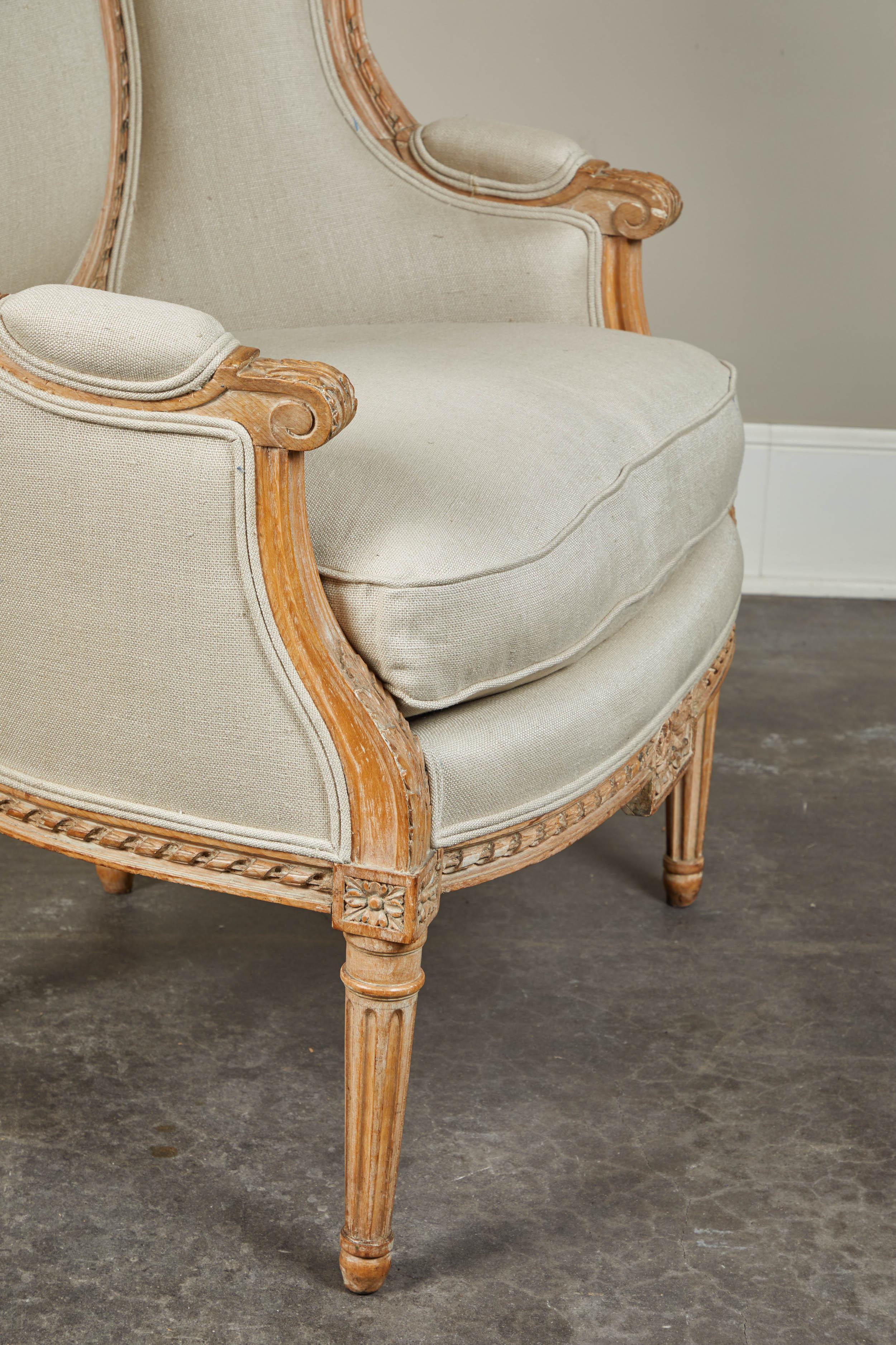 19th Century French Carved Chair with Beige Upholstery For Sale 4