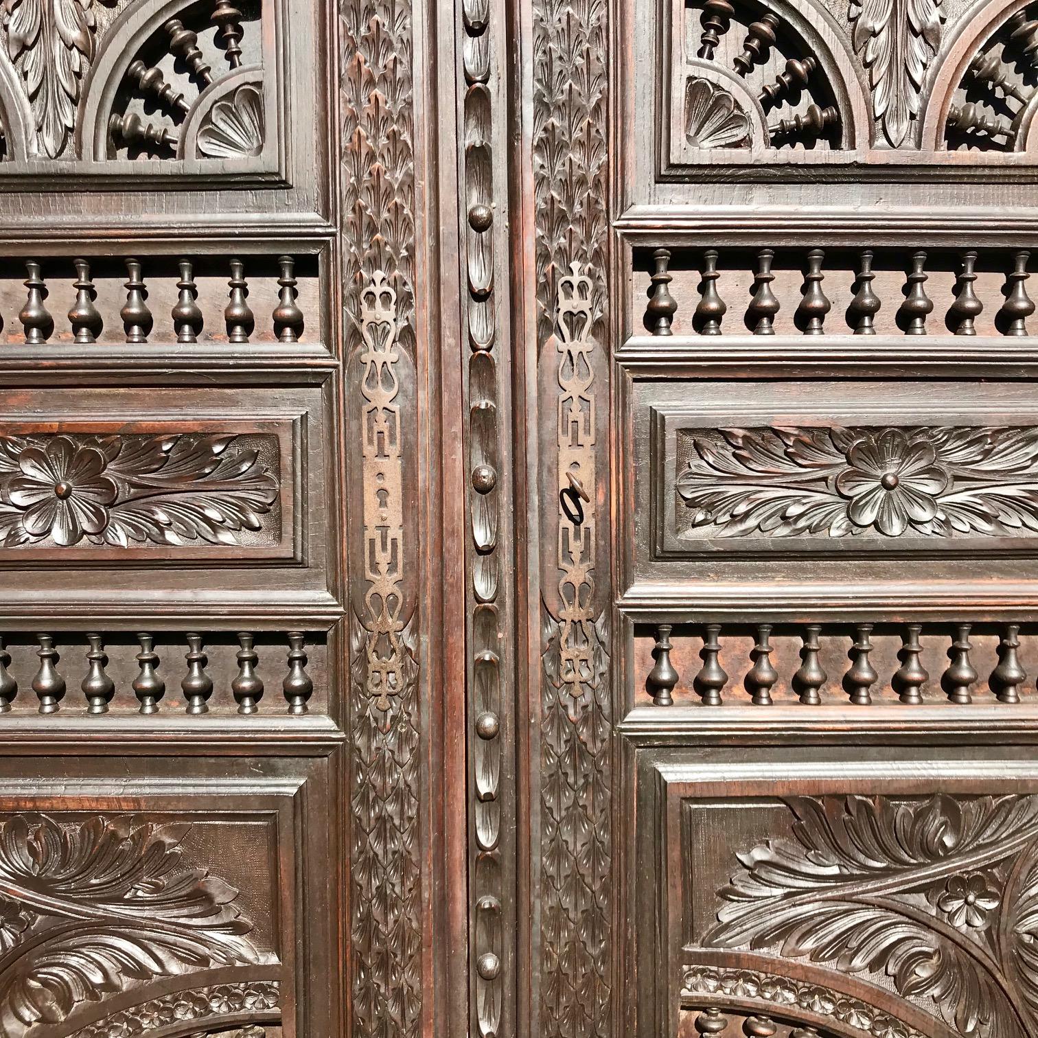 19th Century French Carved Chestnut Armoire from Brittany In Excellent Condition In Dallas, TX