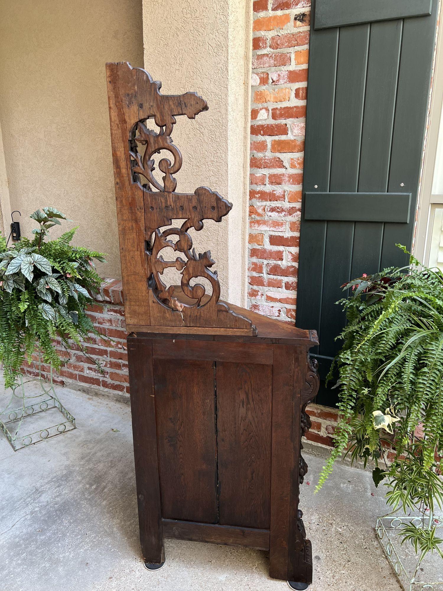 19th century French Carved Corner Cabinet Black Forest Open Shelves Bookcase 3