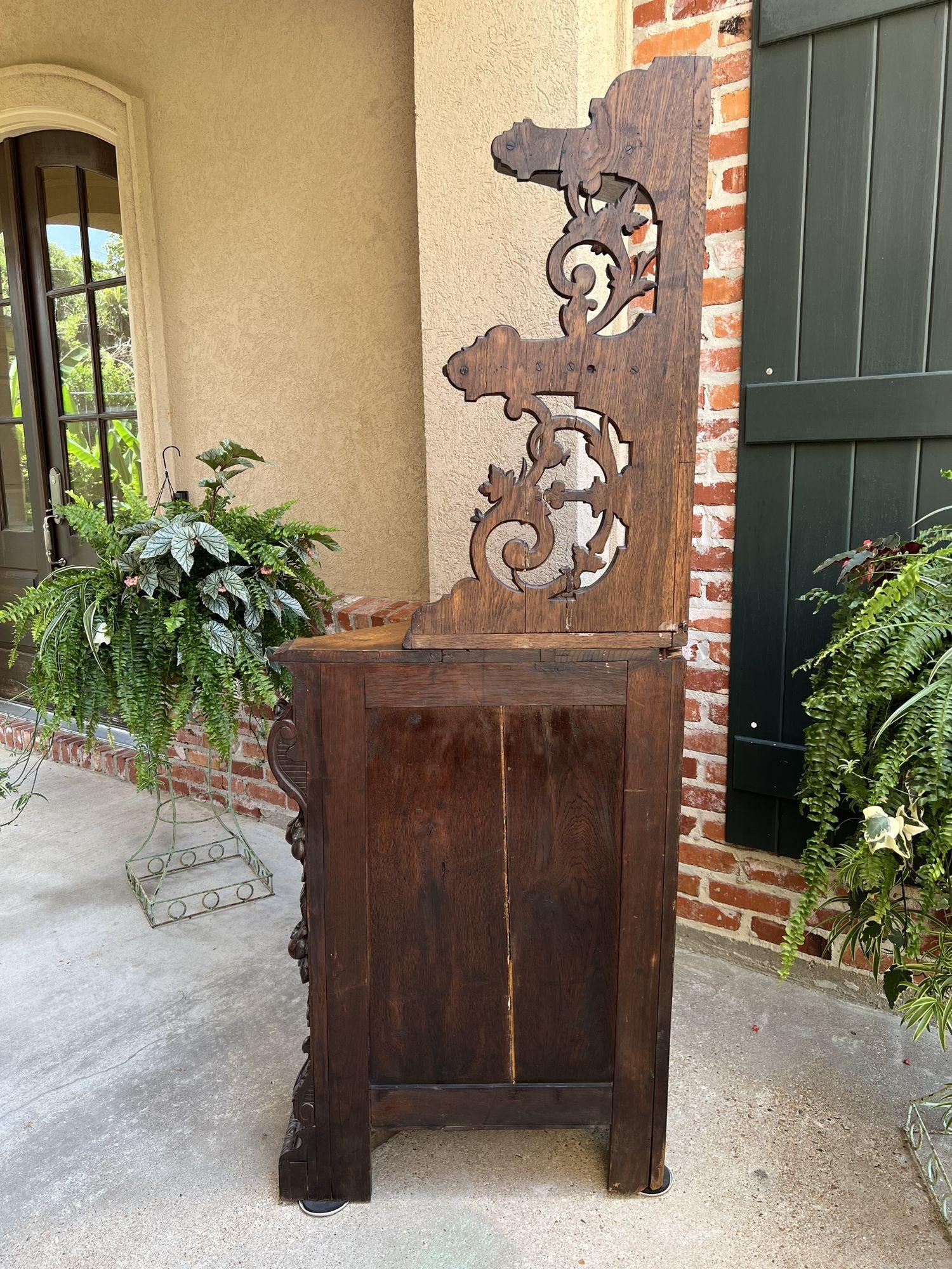 19th century French Carved Corner Cabinet Black Forest Open Shelves Bookcase 4