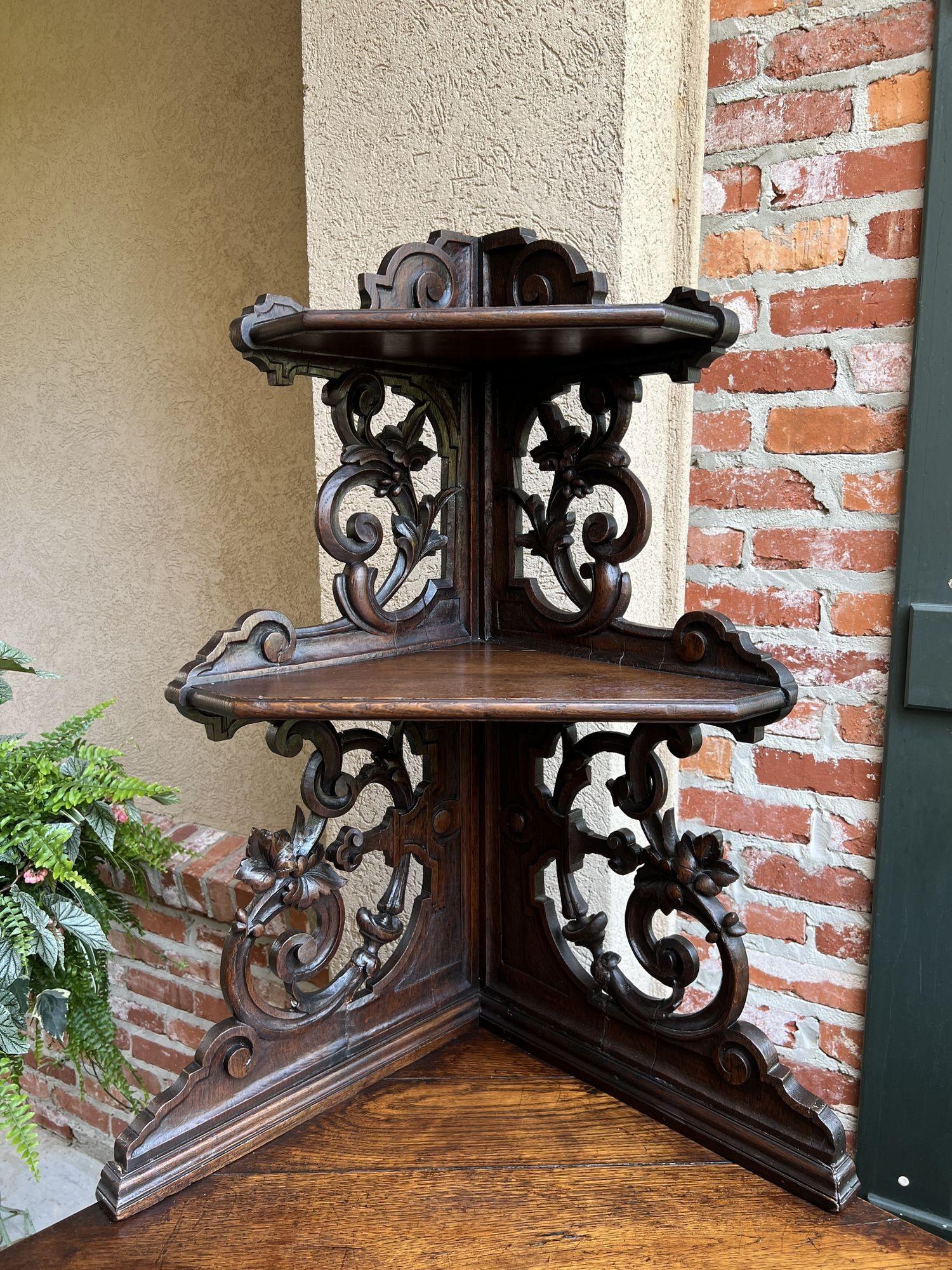 19th century French Carved Corner Cabinet Black Forest Open Shelves Bookcase In Good Condition In Shreveport, LA