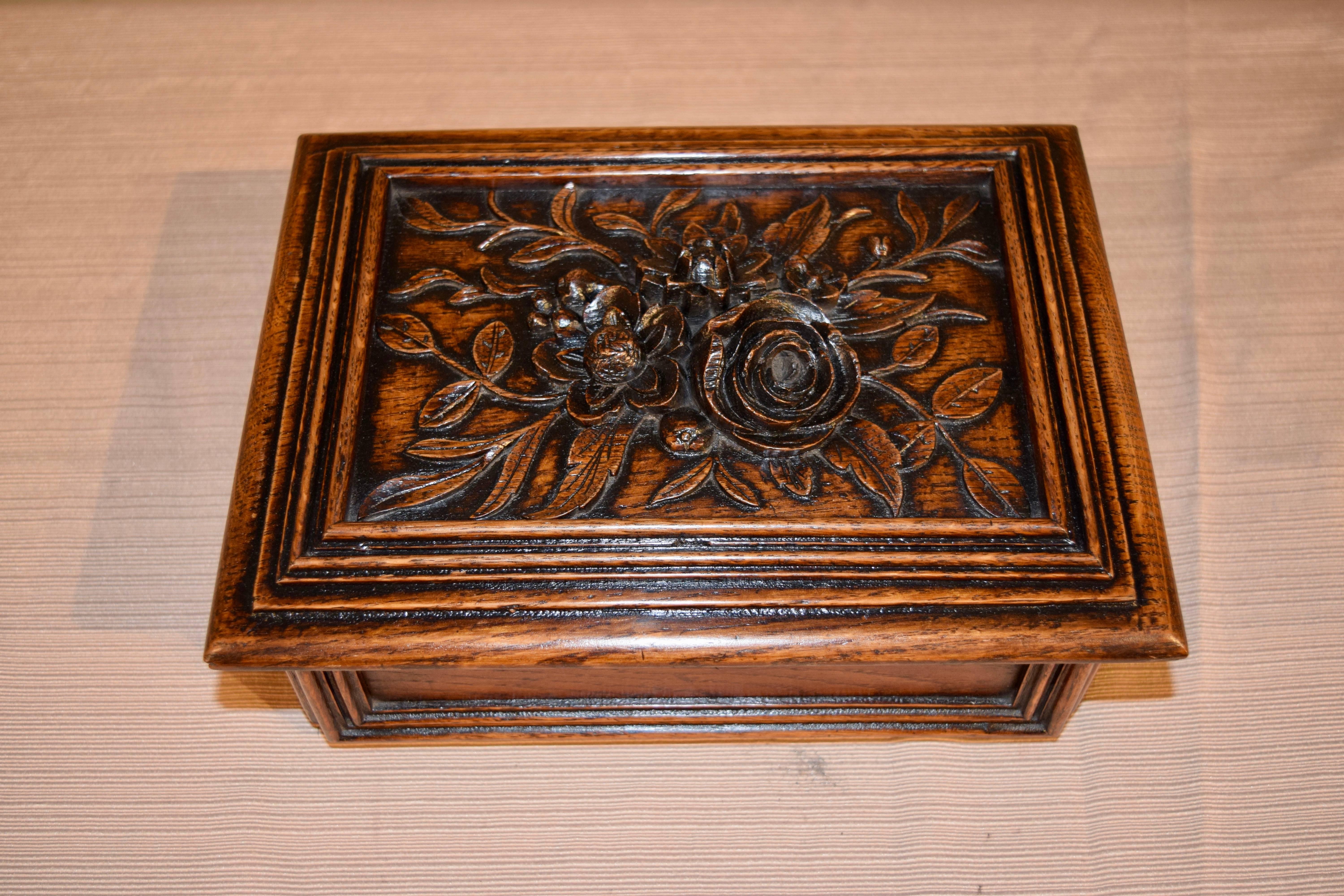 19th Century French Carved Dresser Box In Good Condition In High Point, NC