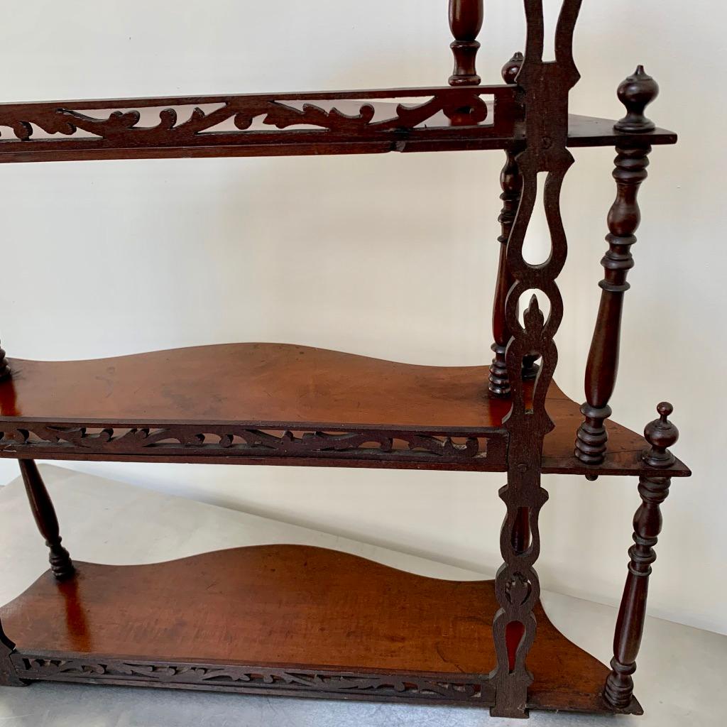 Georgian 19th Century French Carved Freestanding or Hanging Shelves in Mahogany