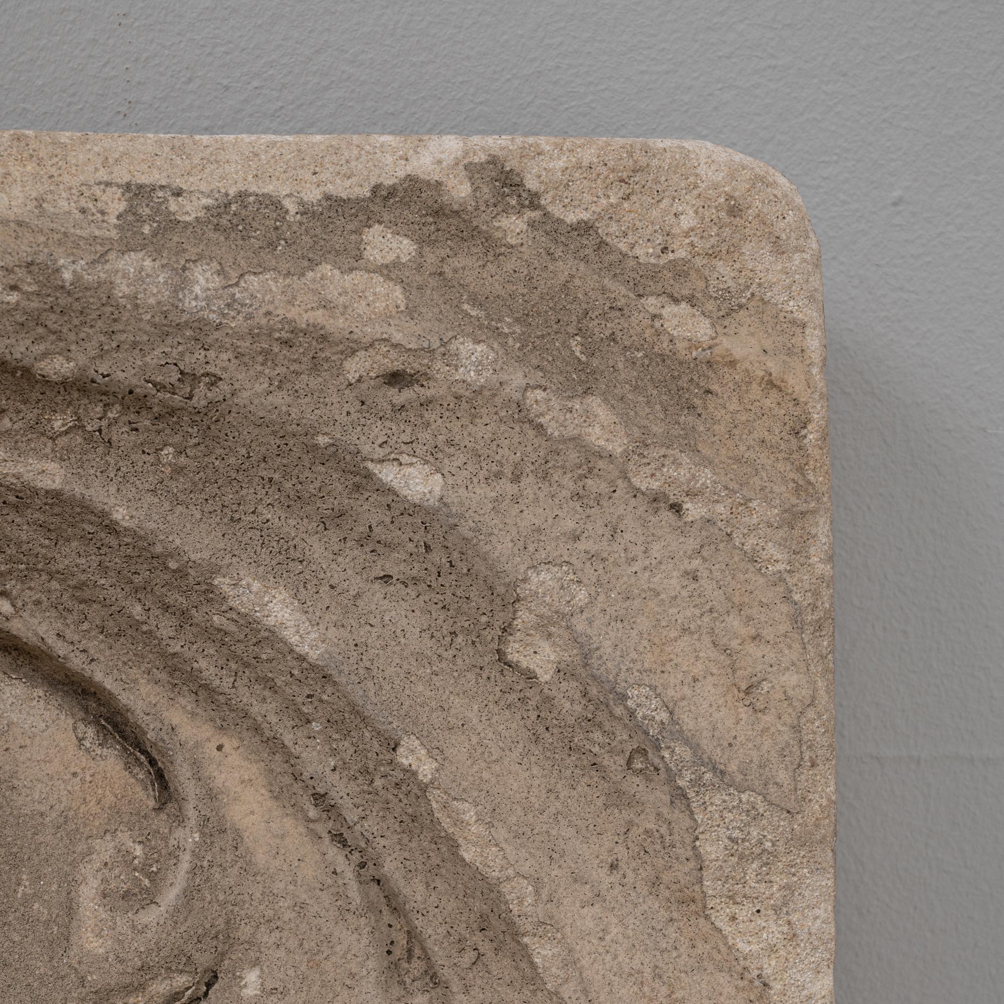 Ornement architectural en pierre française sculptée du 19e siècle en vente 2