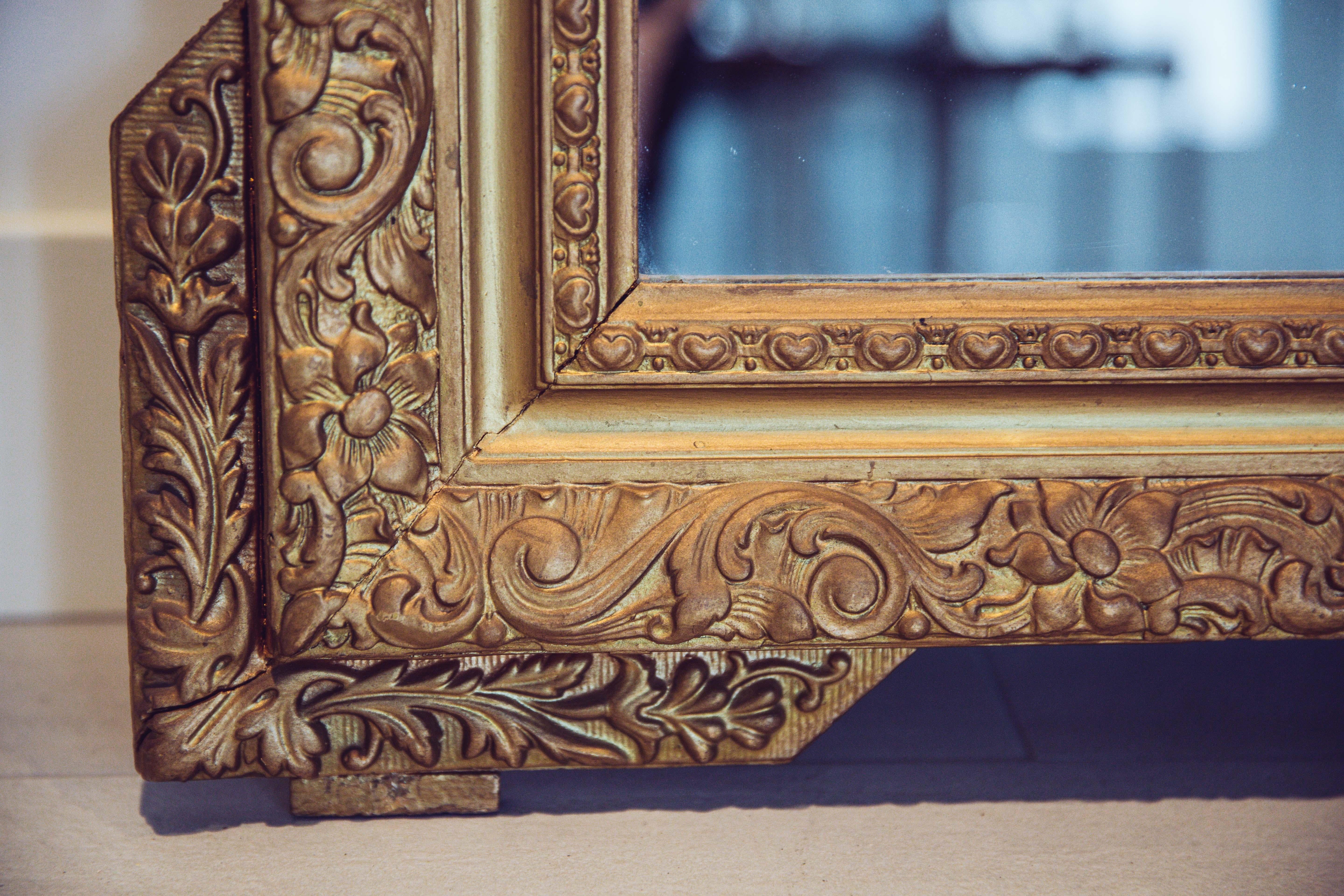 19th Century French Carved Gilded Wood Mirror with Urn Motif Crest For Sale 4