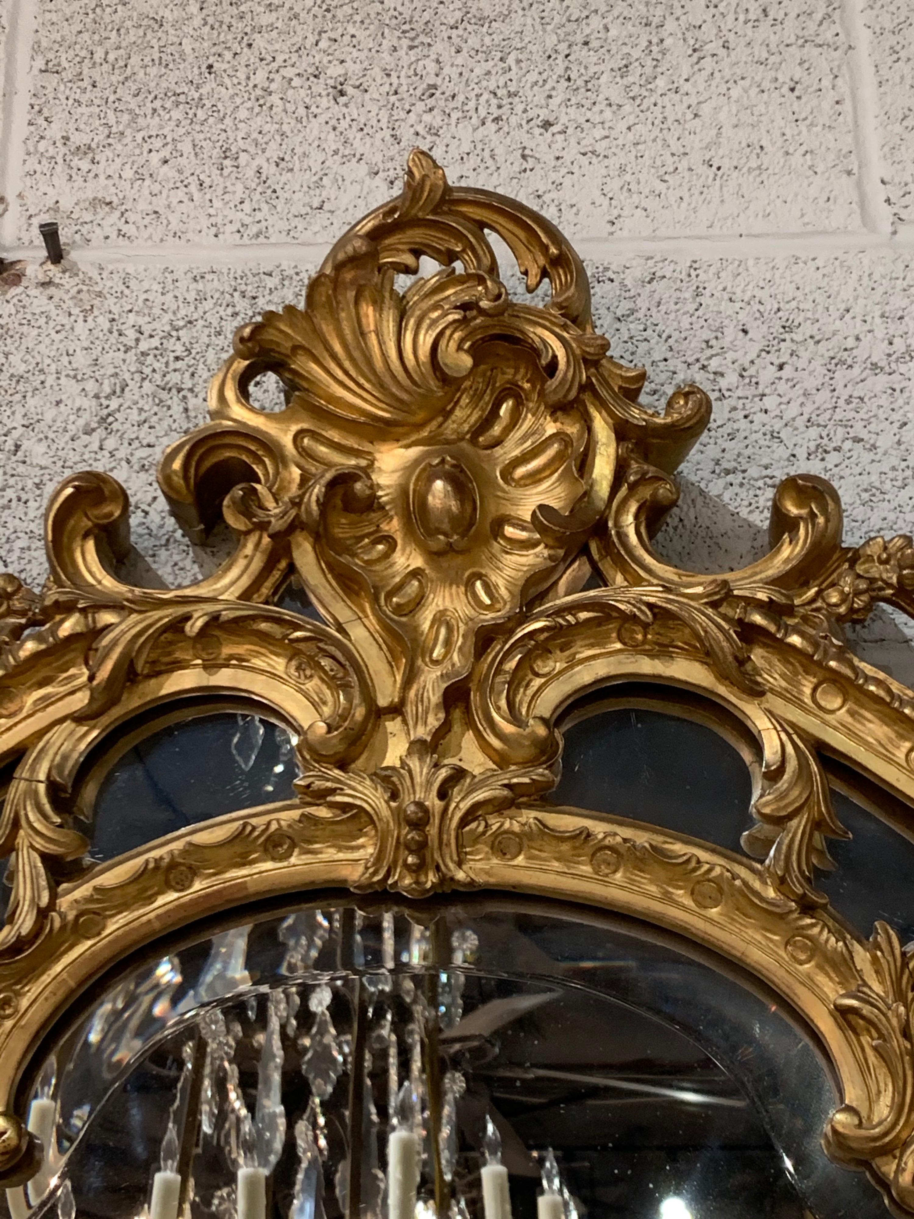 19th Century French Carved Giltwood Rococo Mirror In Good Condition In Dallas, TX