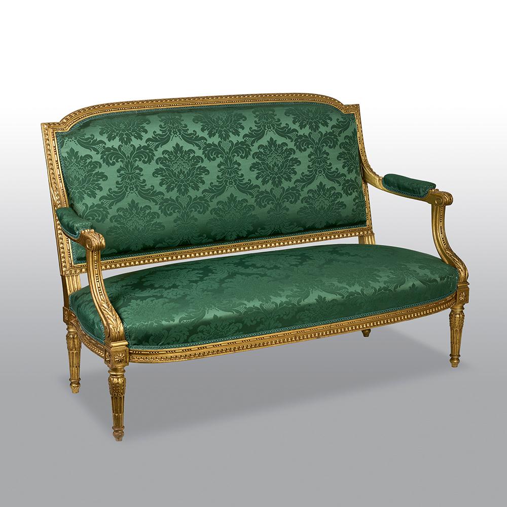 19th Century French Carved Giltwood Salon Suite with Settee and 4 Armchairs In Good Condition In Uckfield, Sussex