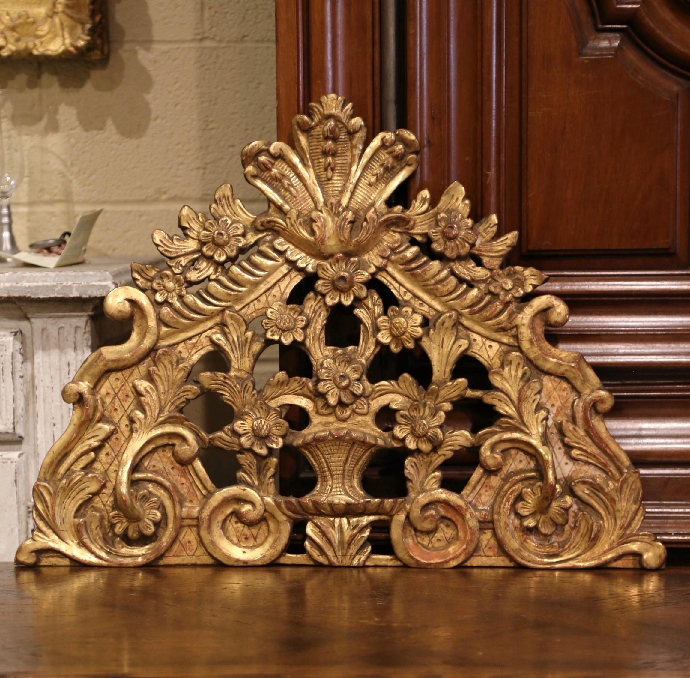 19th Century French Carved Giltwood Wall Decor with Leaf and Floral Motifs In Excellent Condition In Dallas, TX