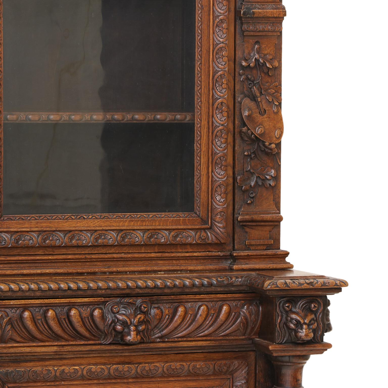 19th Century French Carved Hunting Lodge Cabinet In Good Condition In Hixson, TN