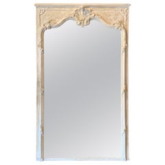 Miroir Trumeau français sculpté de style Louis XV du 19ème siècle