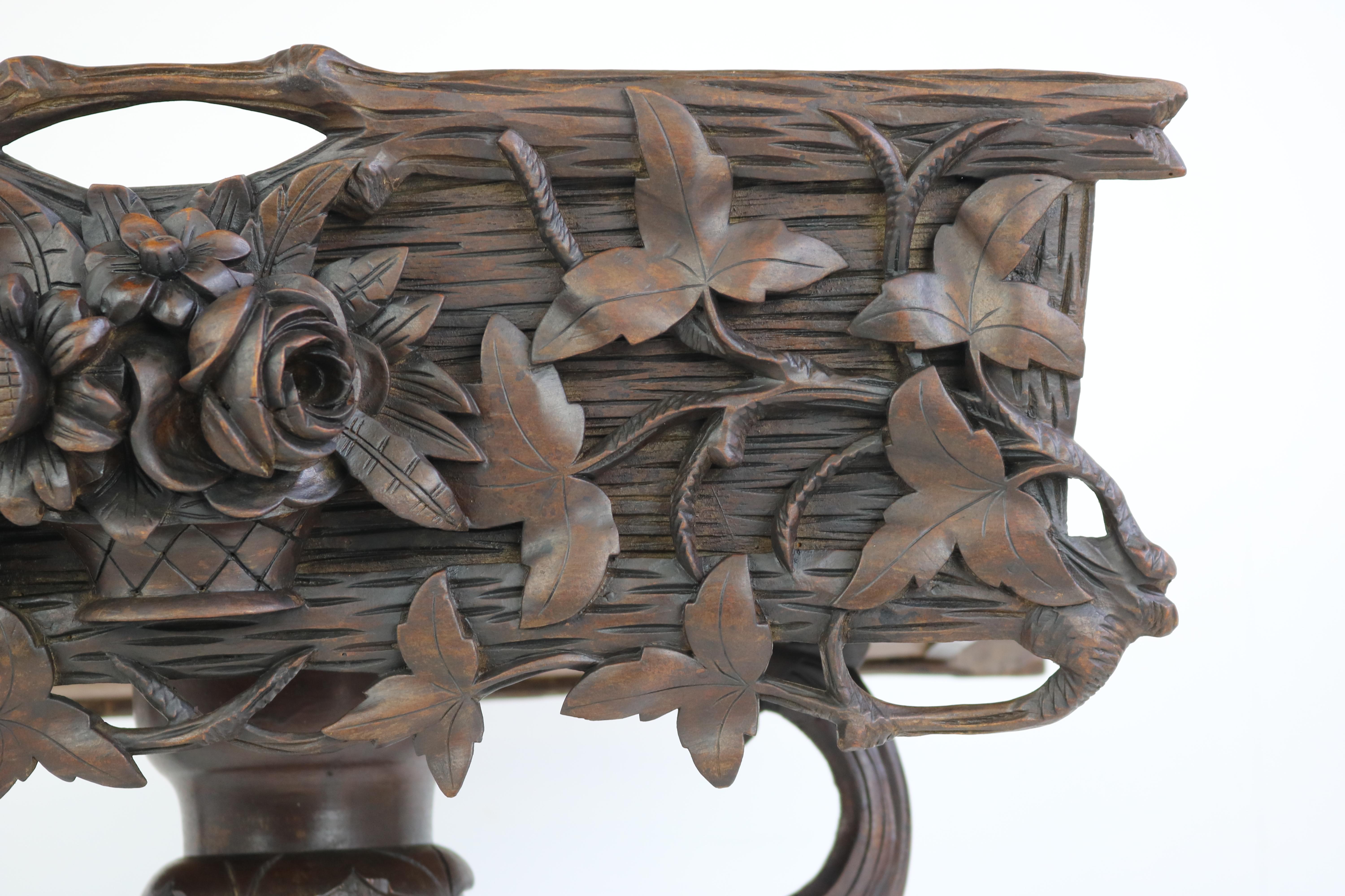 19th Century French Carved Oak Black Forest Plant Stand Jardinière Flower Box For Sale 2