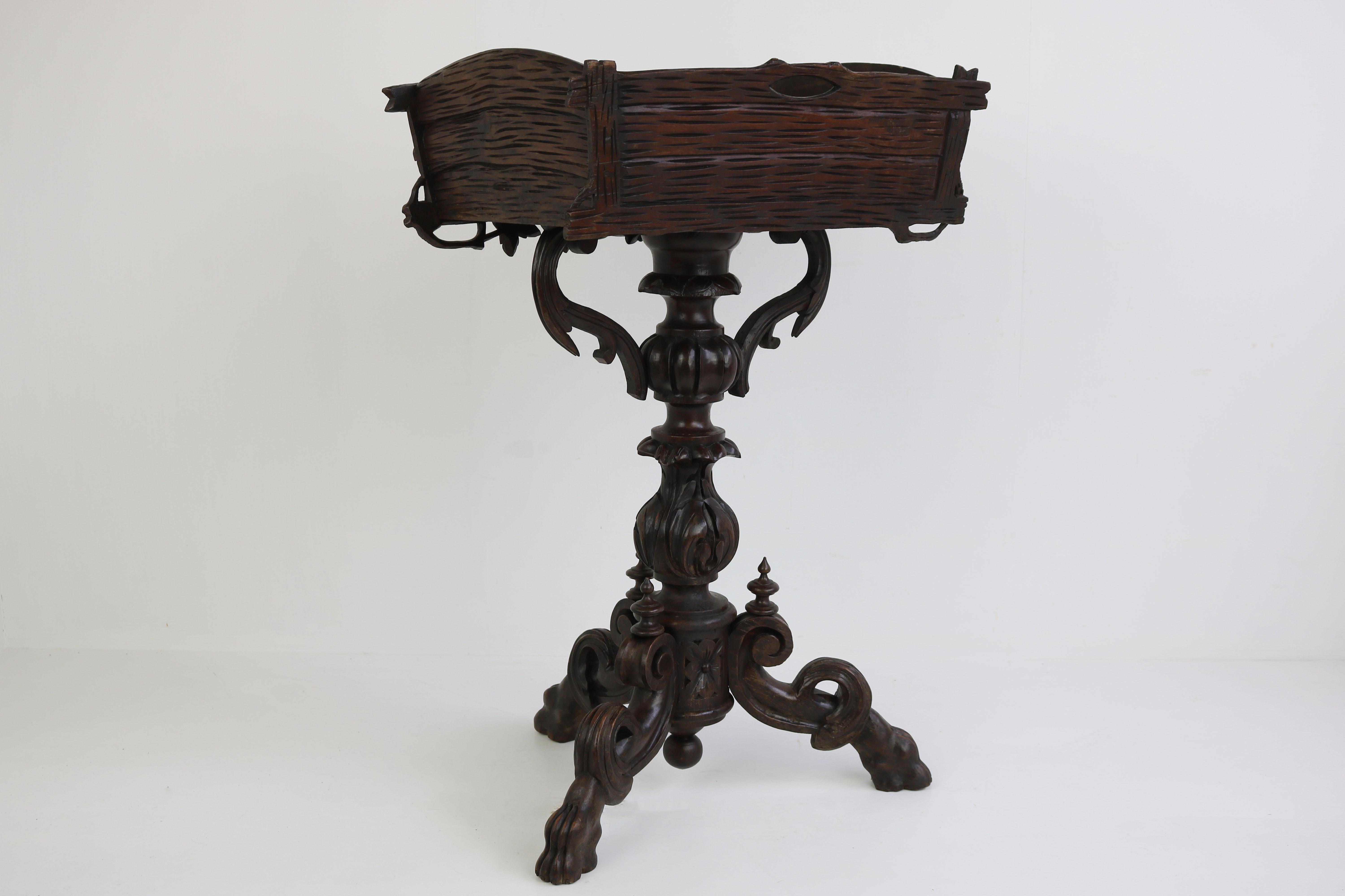 19th Century French Carved Oak Black Forest Plant Stand Jardinière Flower Box For Sale 7