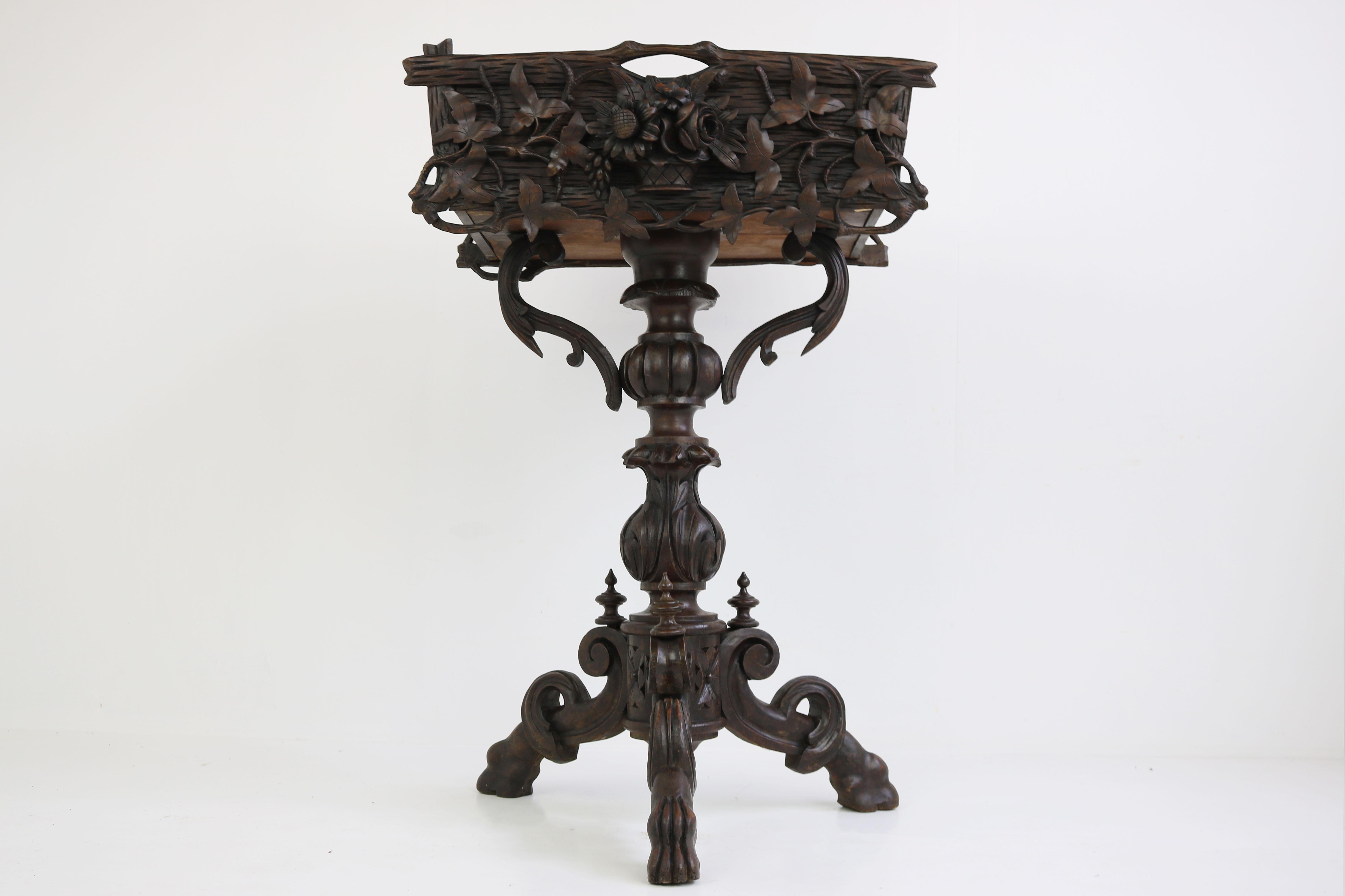 19th Century French Carved Oak Black Forest Plant Stand Jardinière Flower Box For Sale 8