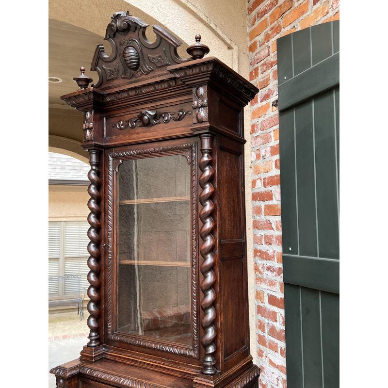 19th century French Carved Oak Bookcase Hunt Cabinet Barley Twist Black Forest In Good Condition In Shreveport, LA