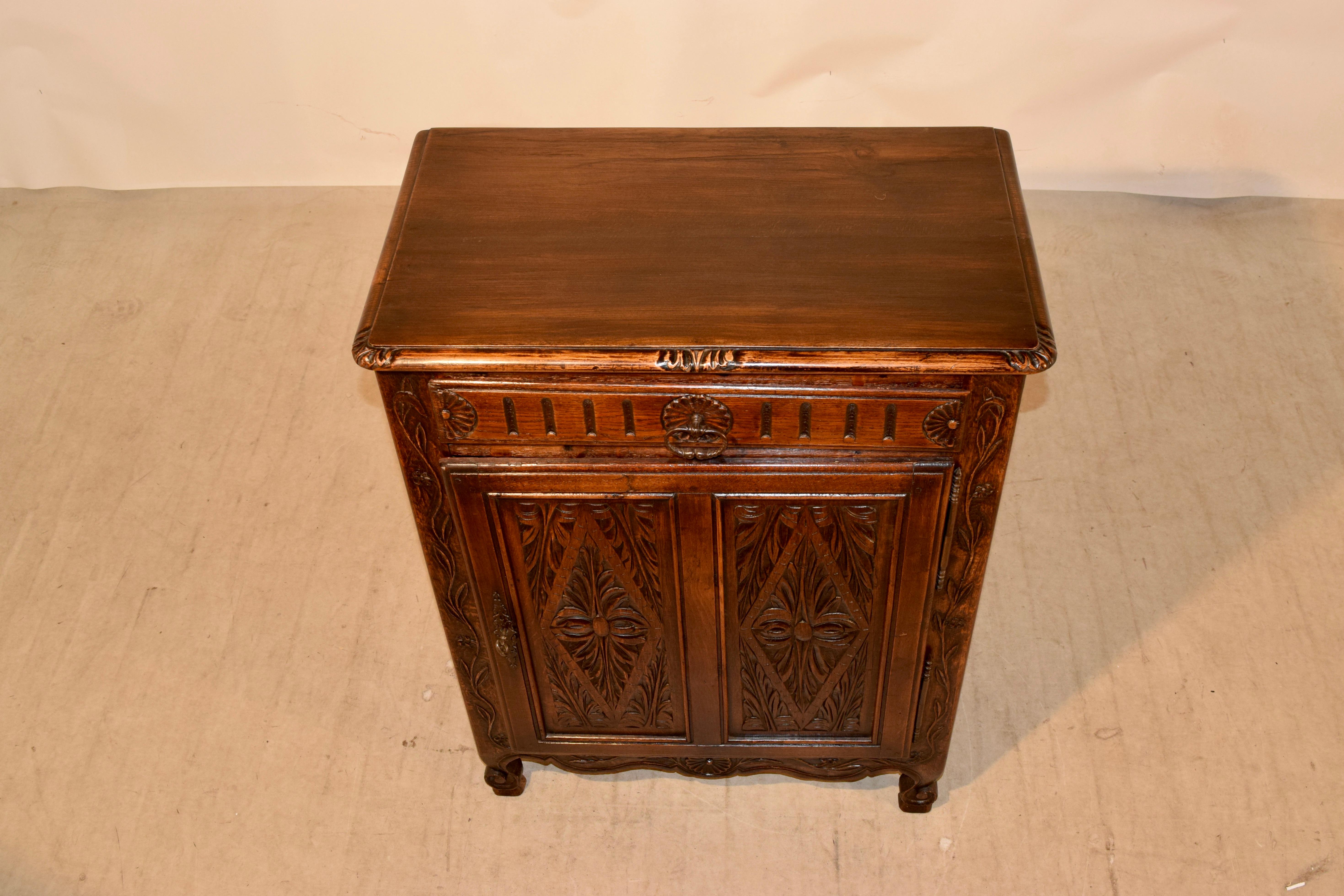 19th Century French Carved Oak Buffet For Sale 3