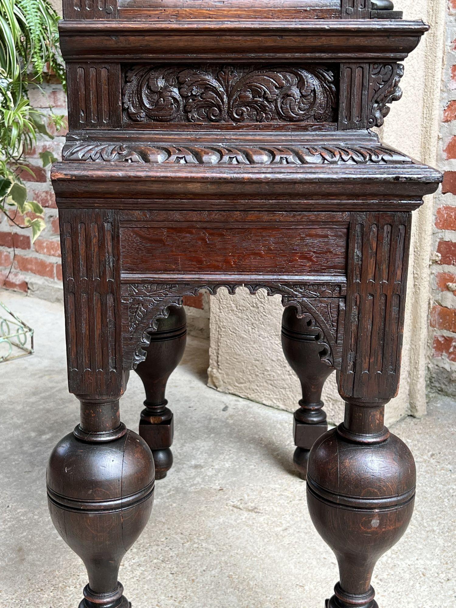 Antique French Carved Oak Cabinet Vestry Altar Wine Renaissance c1860 en venta 9
