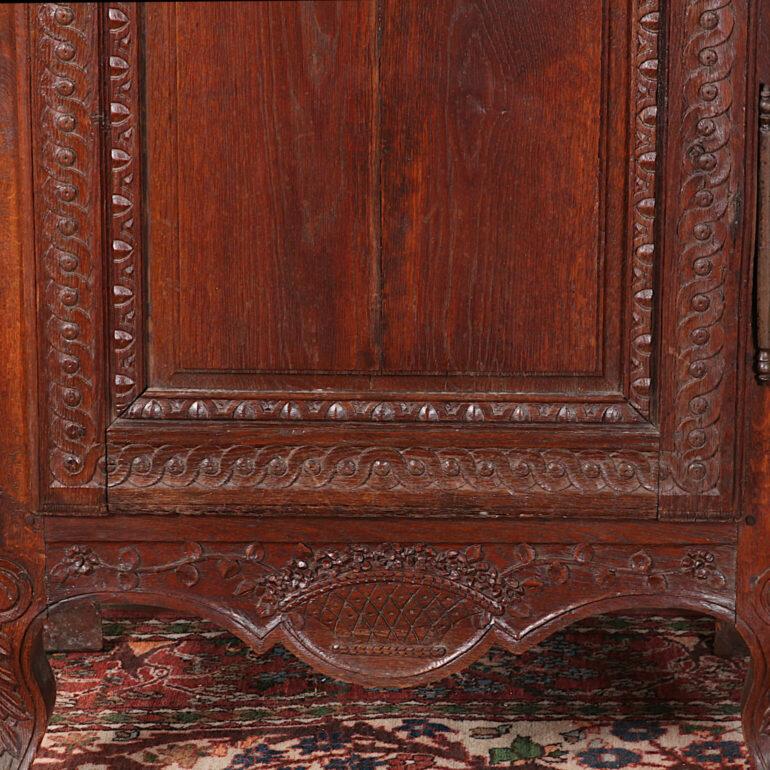 Louis XV 19th Century, French, Carved Oak Cabinet Vitrine Bookcase