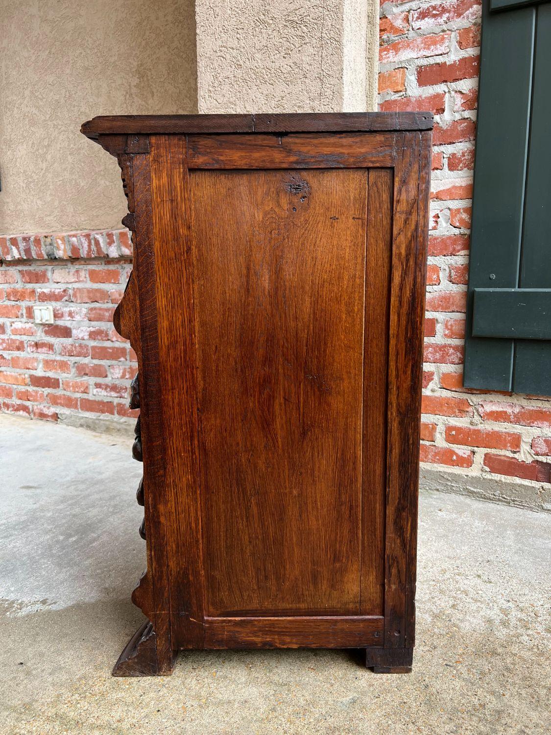 19th Century French Carved Oak Corner Cabinet Renaissance Petite Arched Front 6