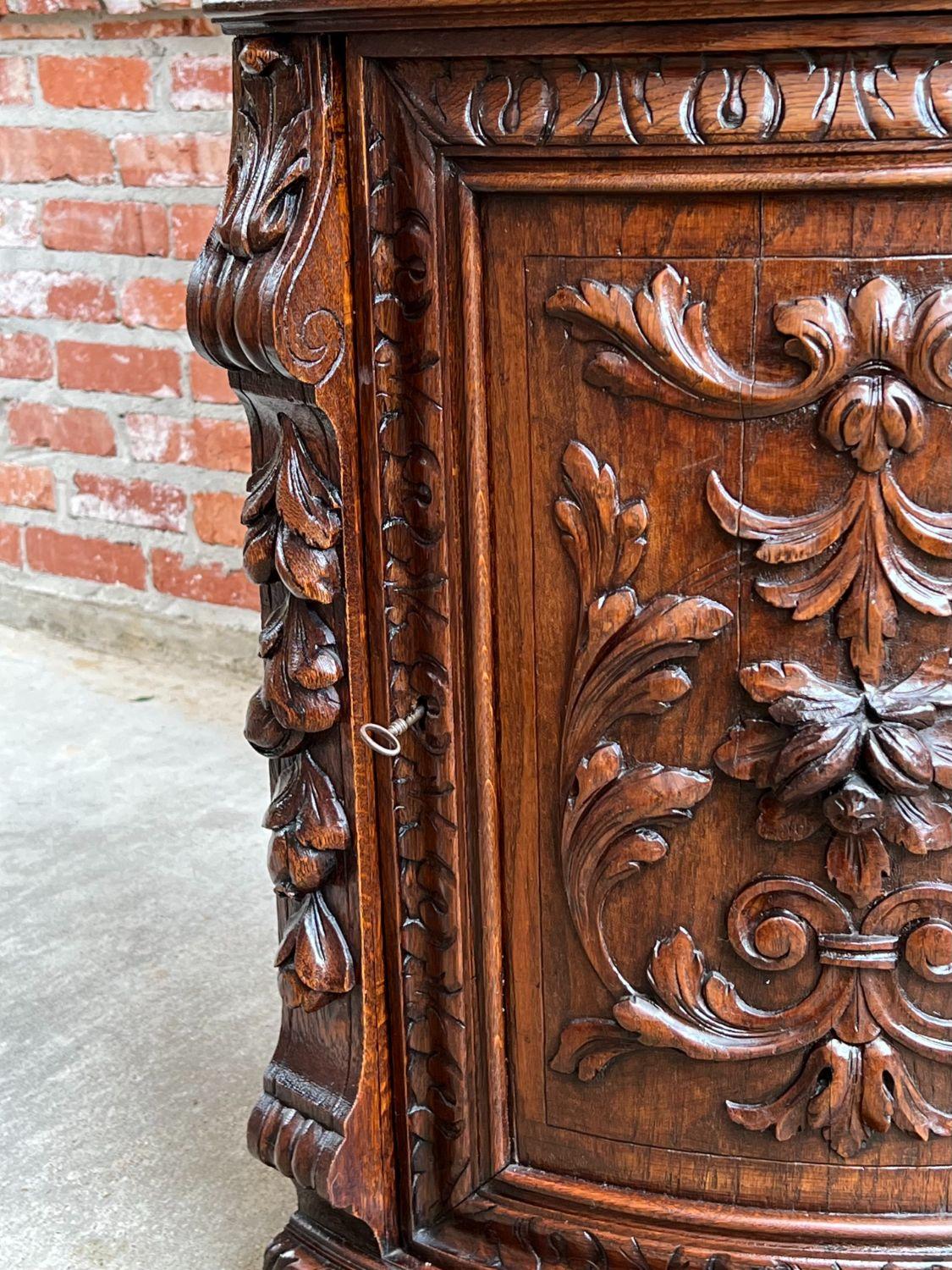 19th Century French Carved Oak Corner Cabinet Renaissance Petite Arched Front 3